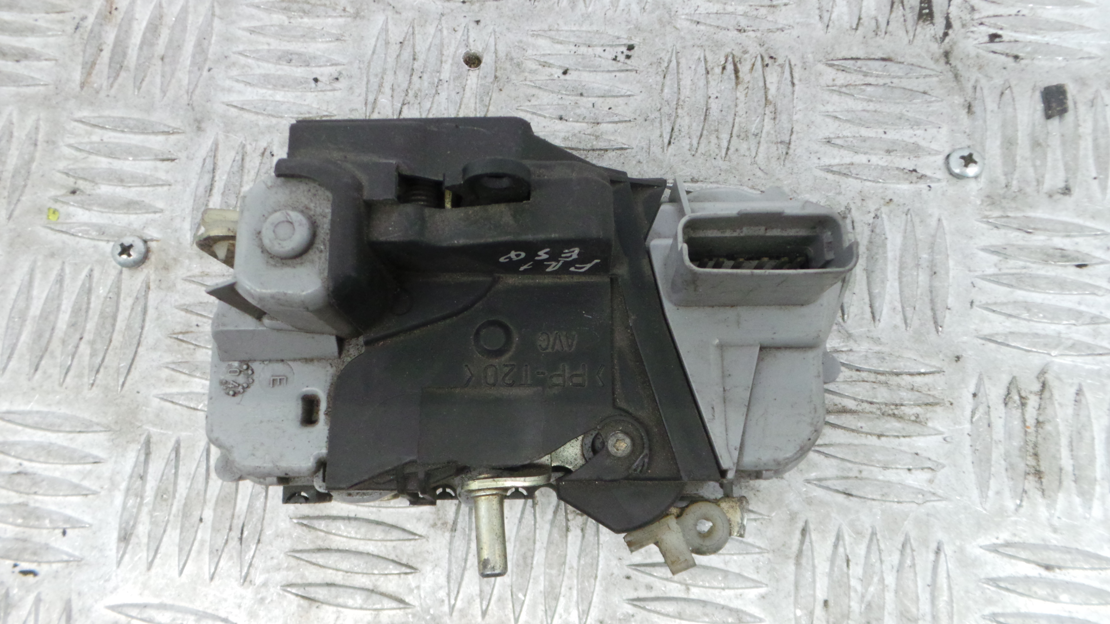 Fecho da Porta Frente Esq 9135H5 - CITROËN XSARA PICASSO (N68)-36630001