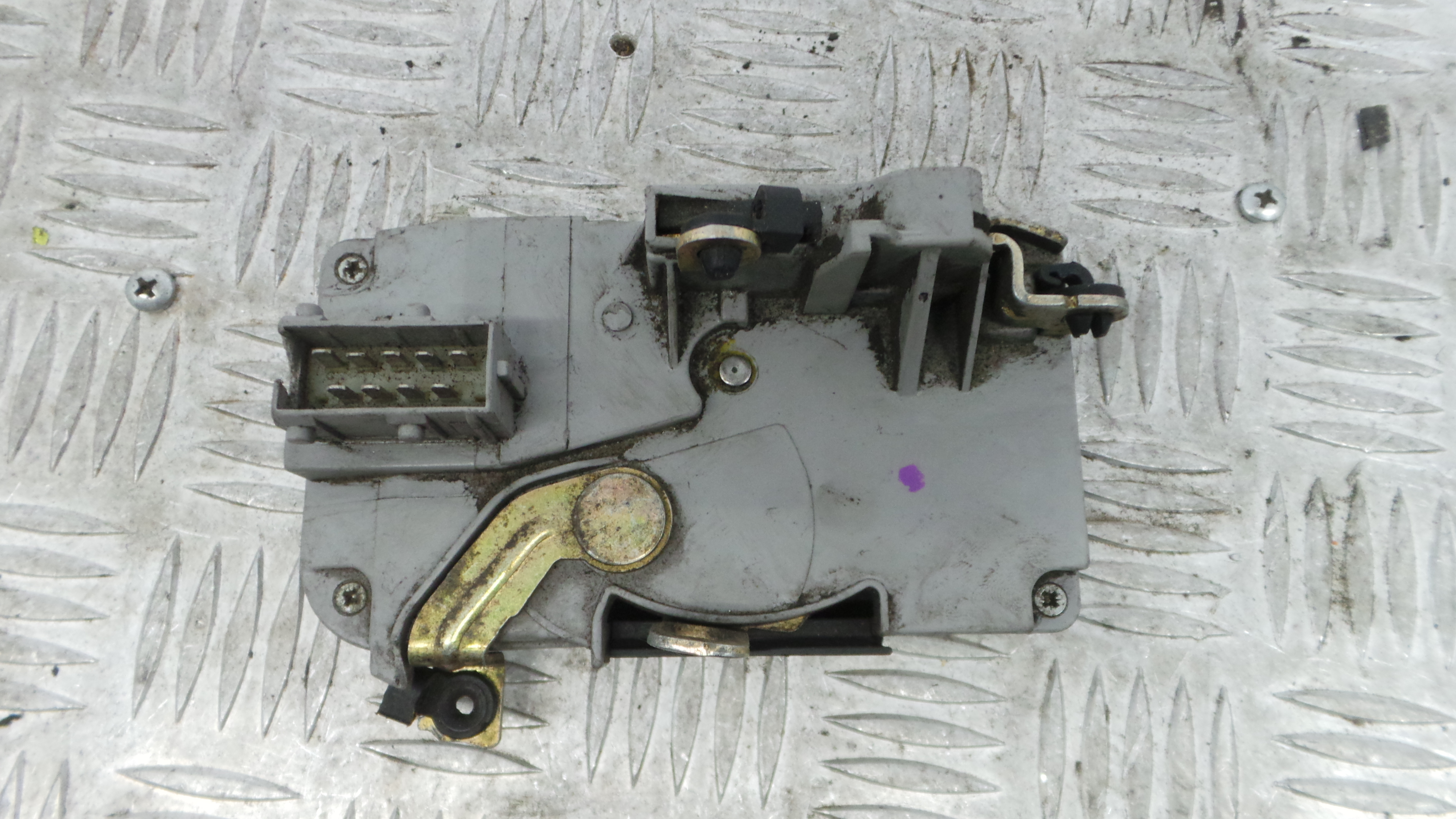 Fecho da Porta Dto 9136E3 - PEUGEOT 206 Hatchback (2A/C)-36630009