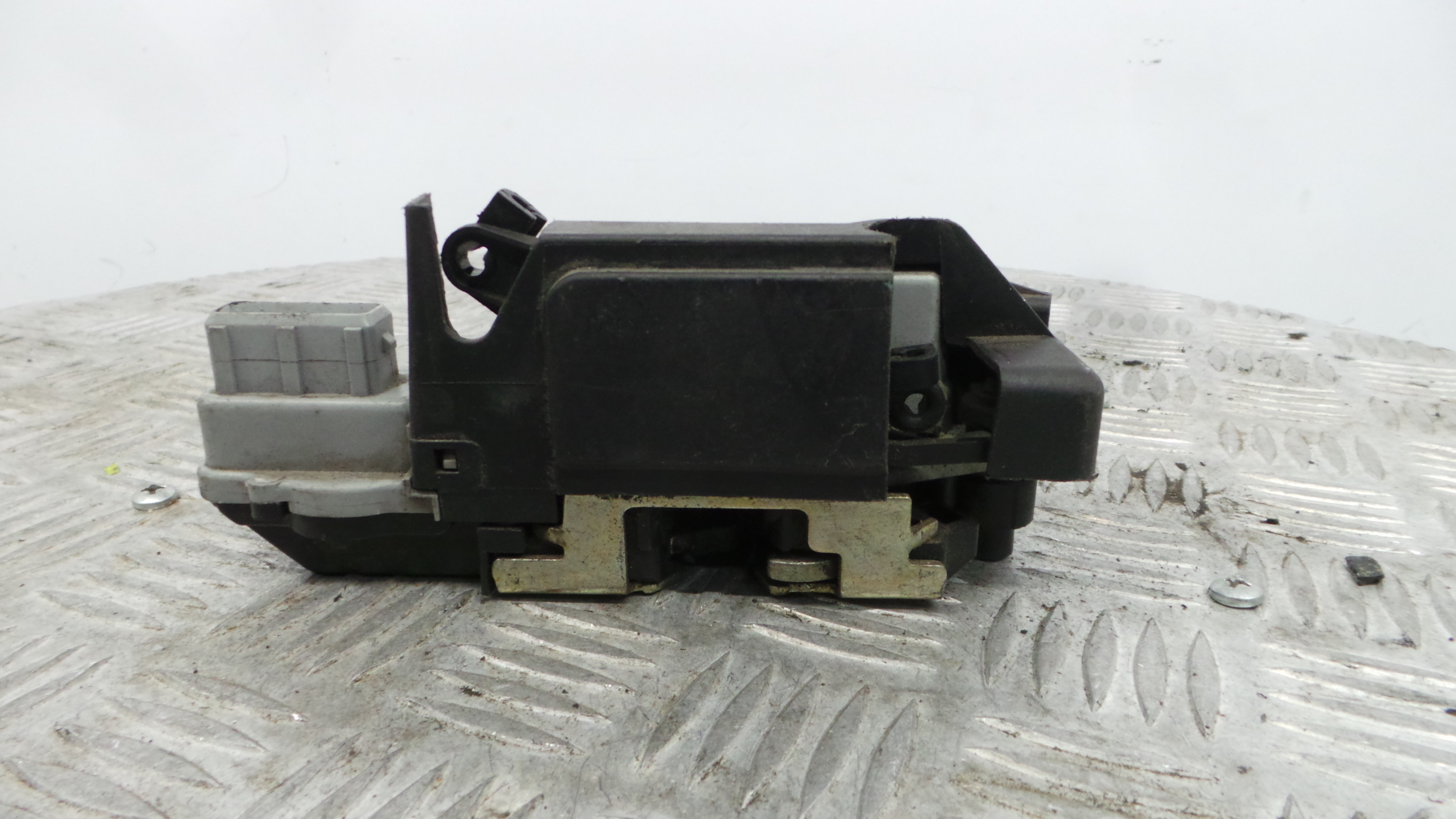 Fecho da Porta Trás Esq 913769 - CITROËN XSARA (N1)-36630012