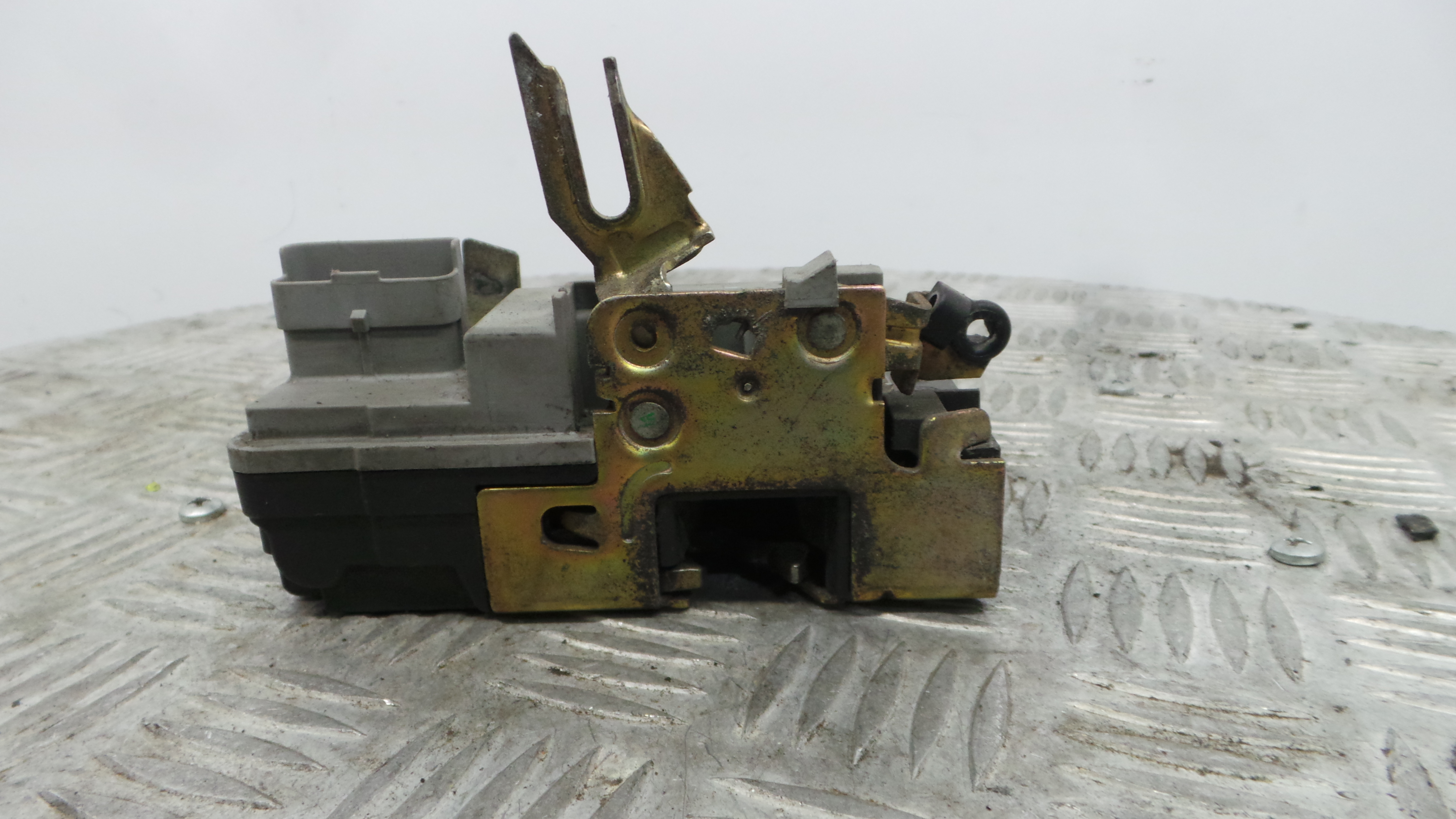 Fecho da Porta Frente Esq 9135H4 - CITROËN XSARA (N1)-36630015