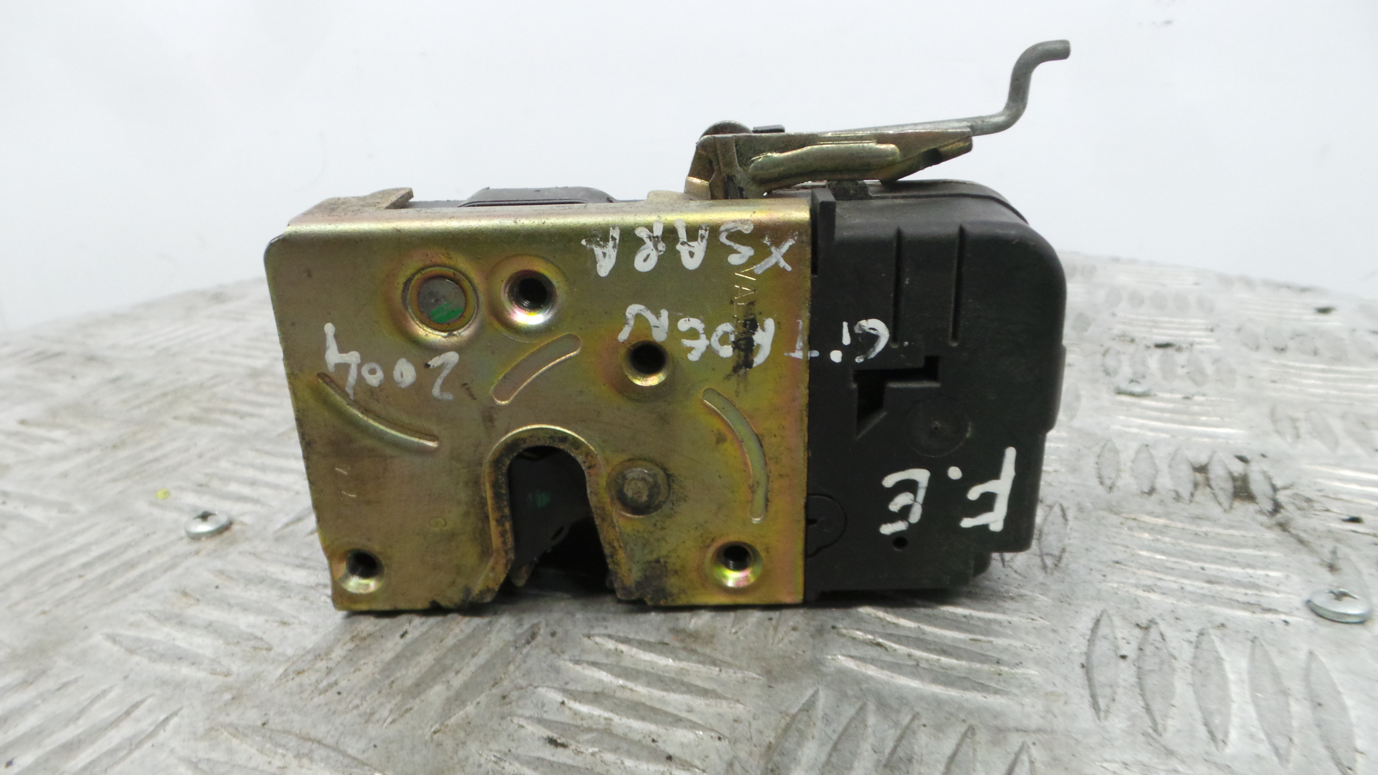 Fecho da Porta Frente Esq 9135H4 - CITROËN XSARA (N1)-36630015