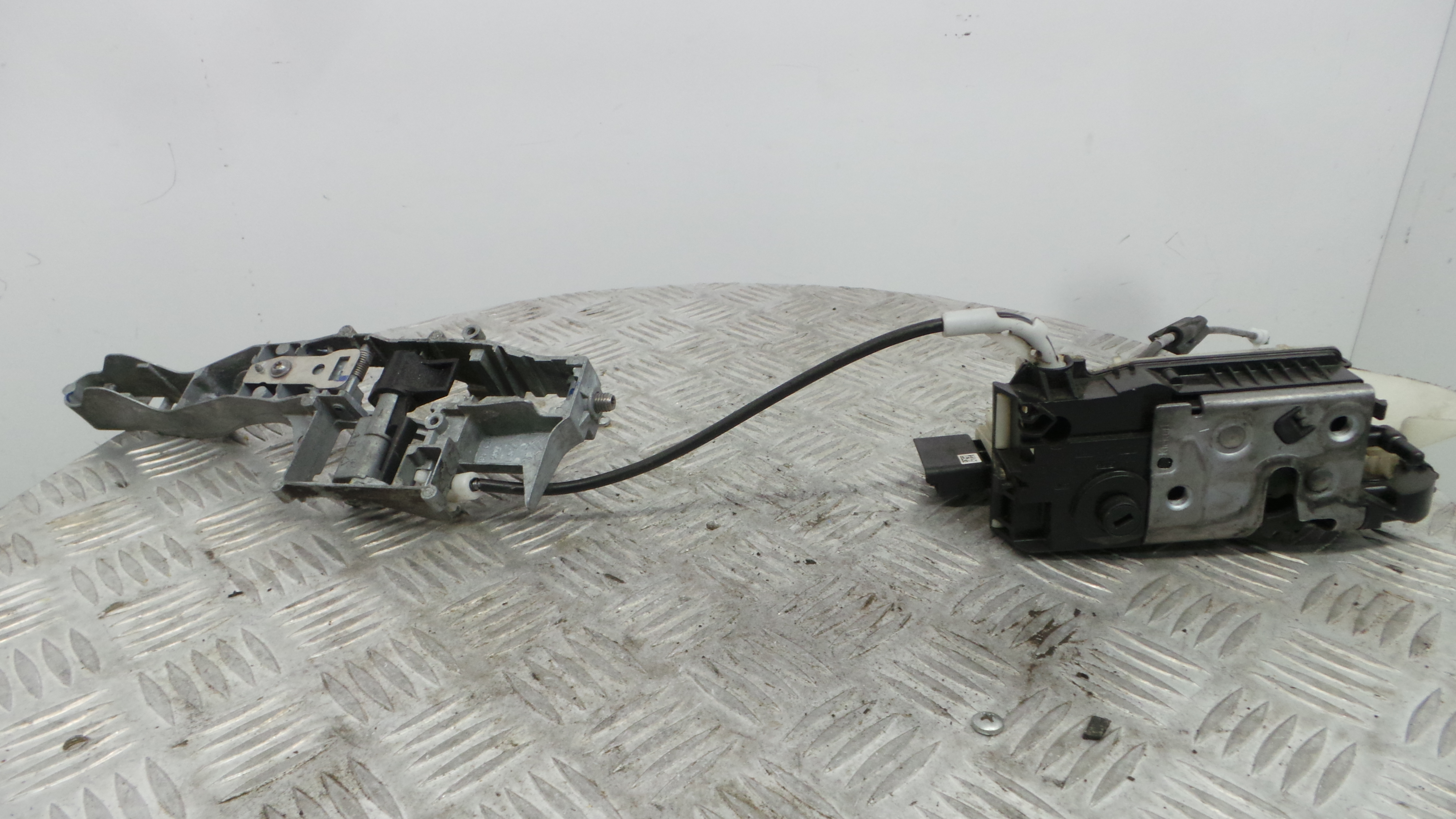 Fecho da Porta Frente Esq 9812500880 - PEUGEOT 208 I (CA_, CC_)-36630021