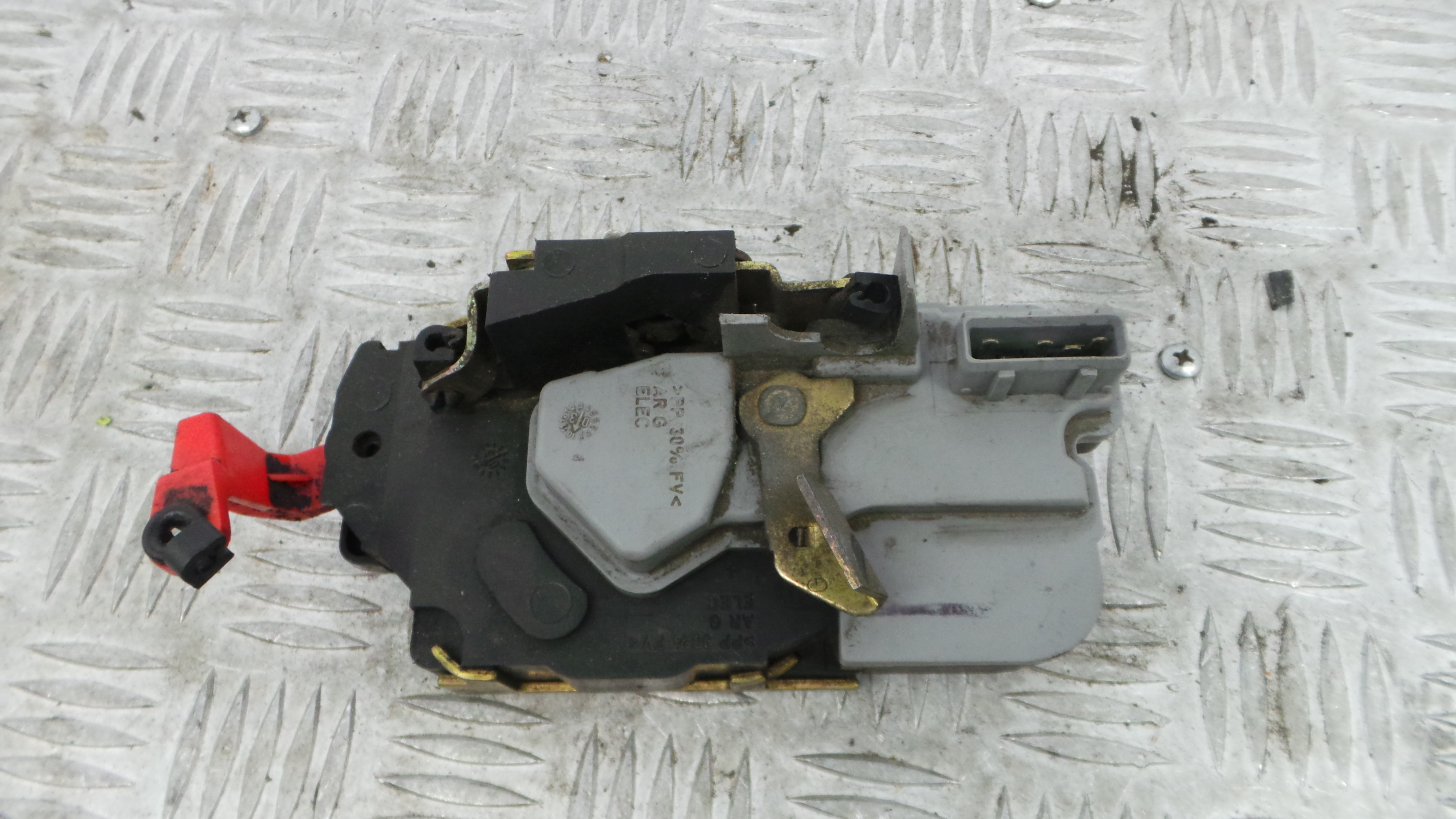 Fecho da Porta Trás Esq 913769 - CITROËN XSARA (N1)-36630028