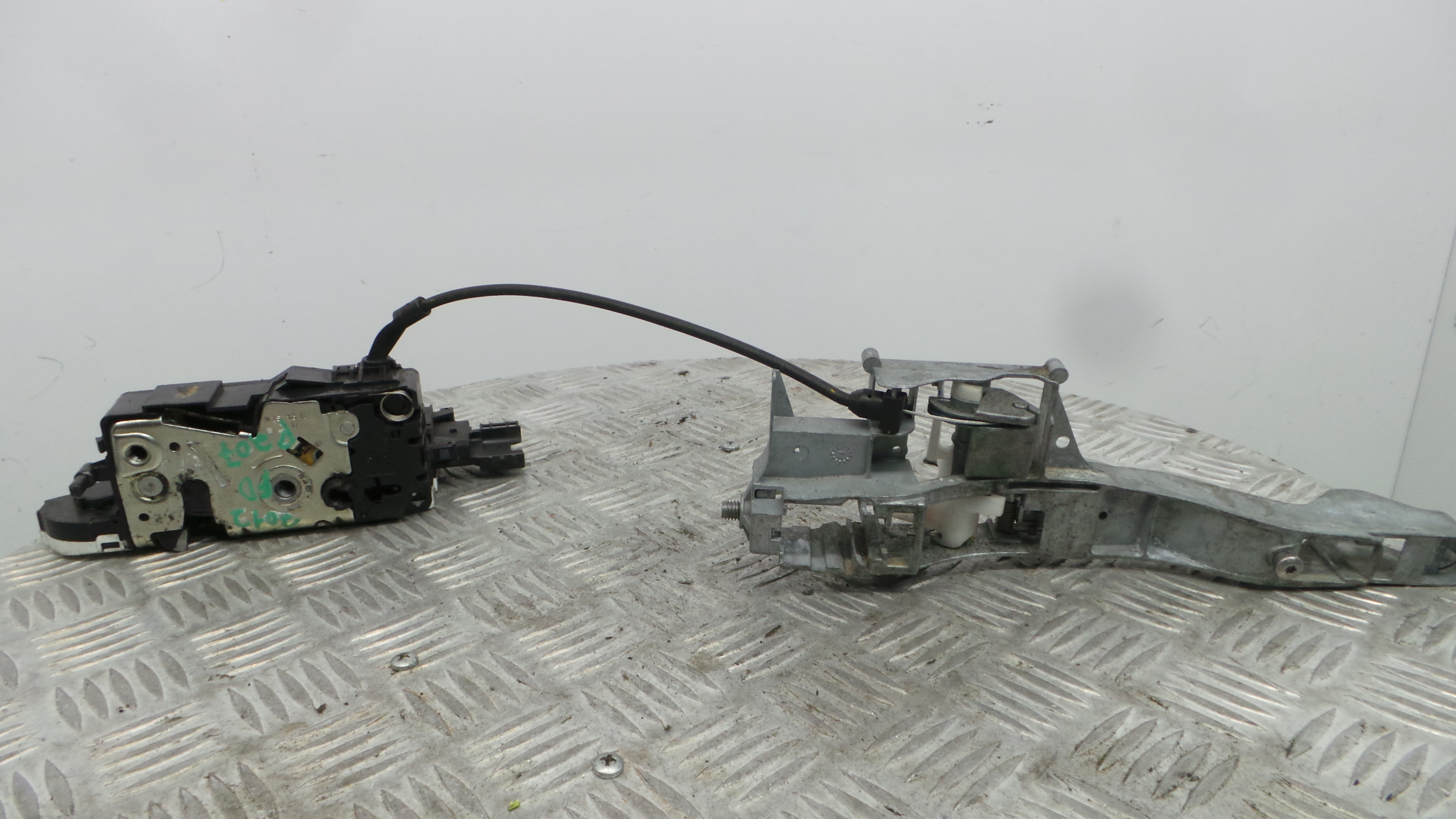 Fecho da Porta Frente Dto 24094158 - PEUGEOT 207 (WA_, WC_), 207/207+ (WA_, WC_)-36630035