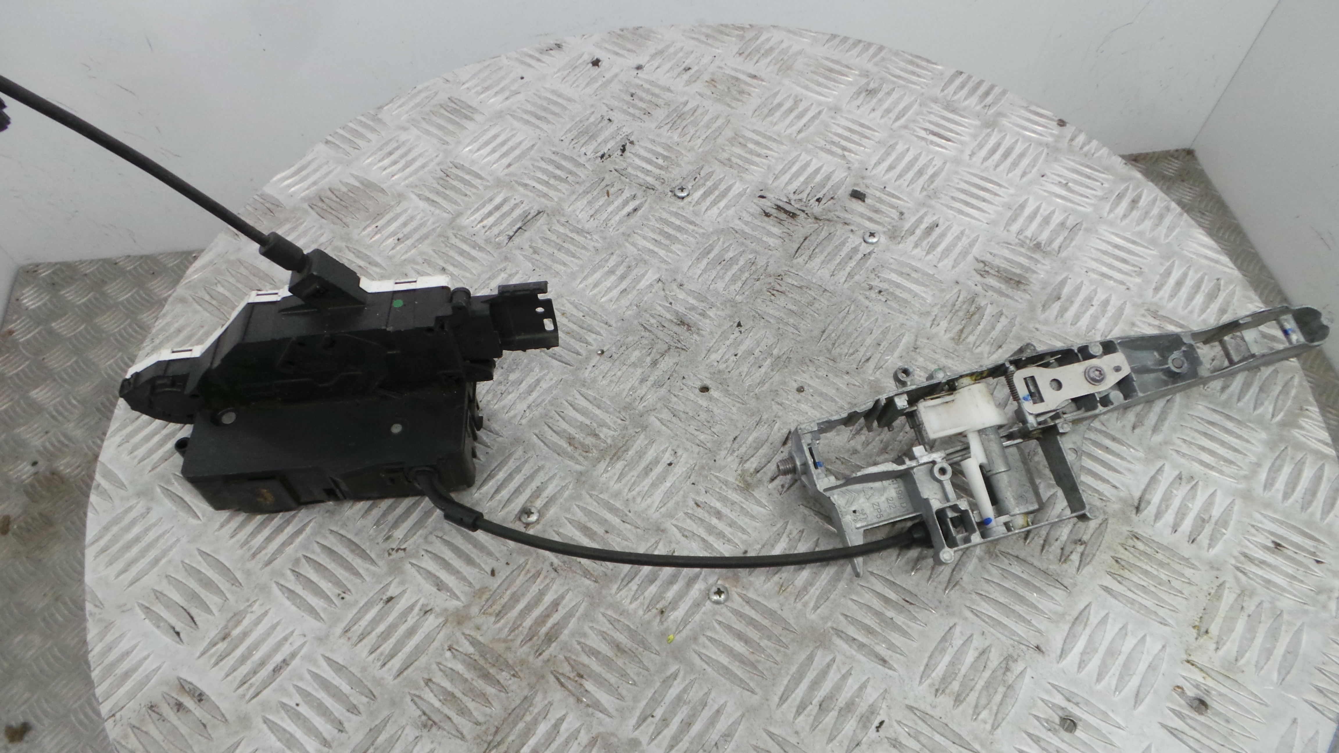 Fecho da Porta Frente Dto 24094158 - PEUGEOT 207 (WA_, WC_), 207/207+ (WA_, WC_)-36630035