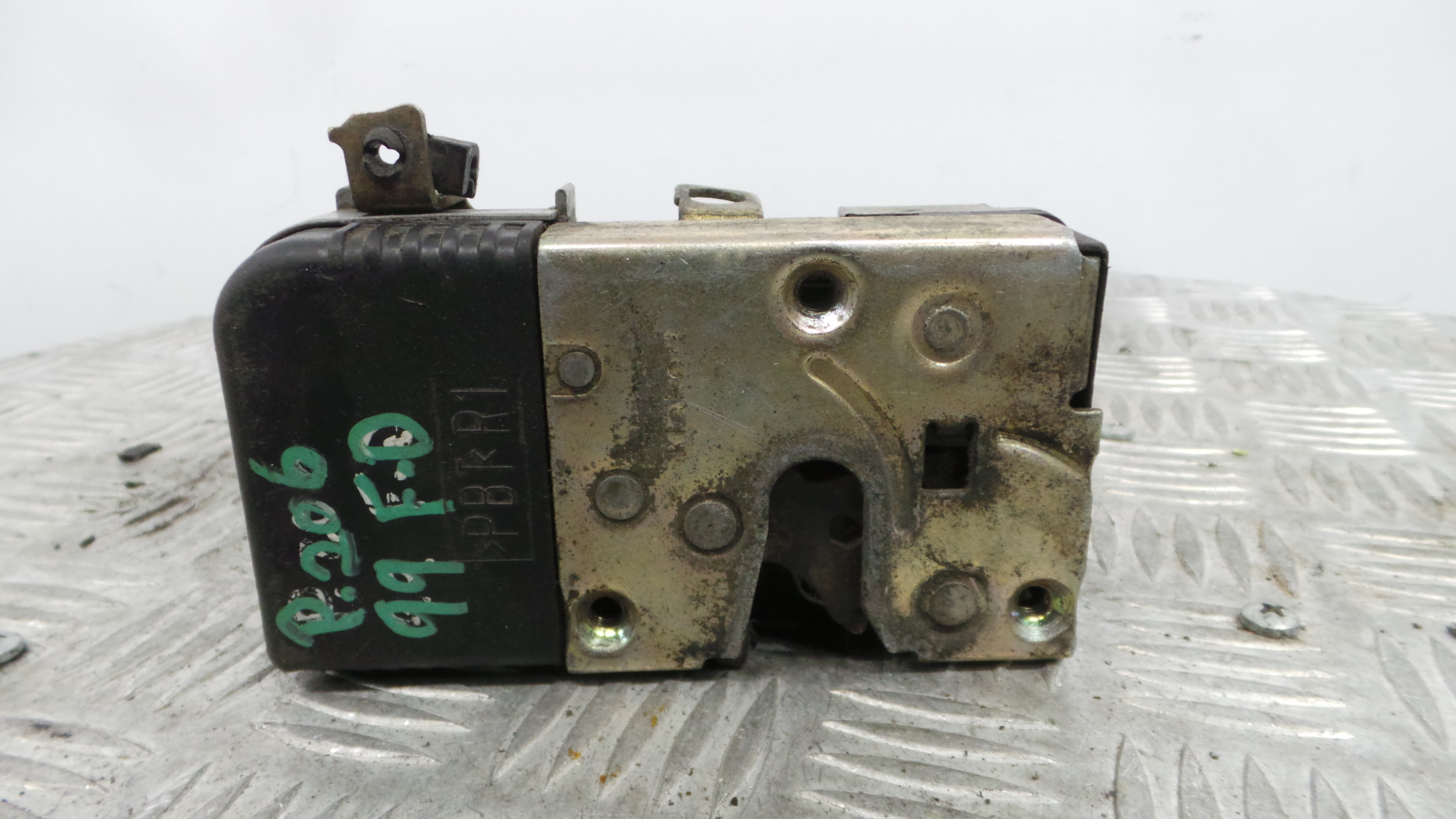 Fecho da Porta Frente Dto 9136S7 - PEUGEOT 206 Hatchback (2A/C)-36630042