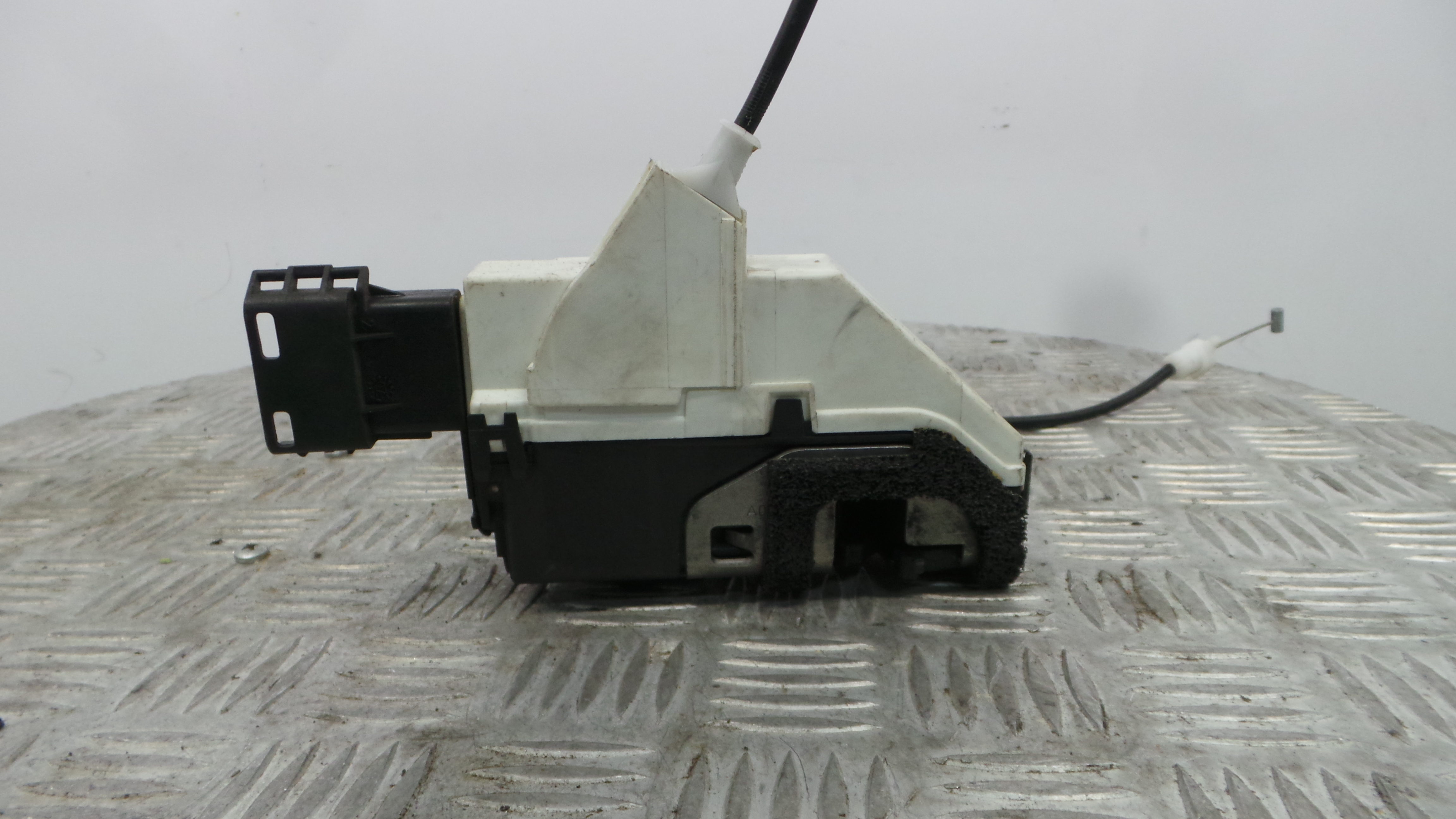 Fecho da Porta Frente Dto PSA567147 - PEUGEOT 308 I (4A_, 4C_)-36630166