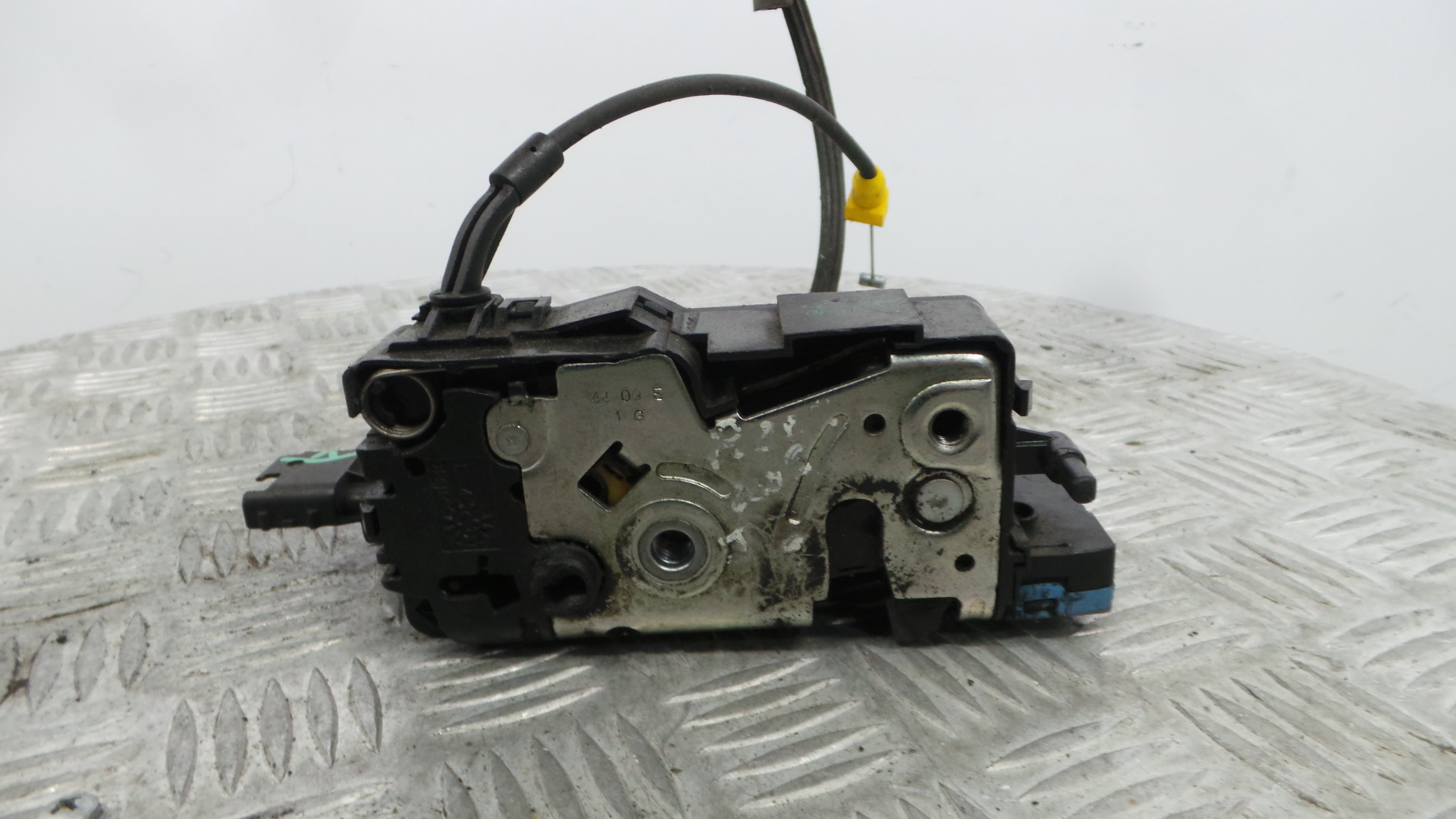 Fecho da Porta Trás Esq 24089158 - PEUGEOT 207 (WA_, WC_), 207/207+ (WA_, WC_)-36630215