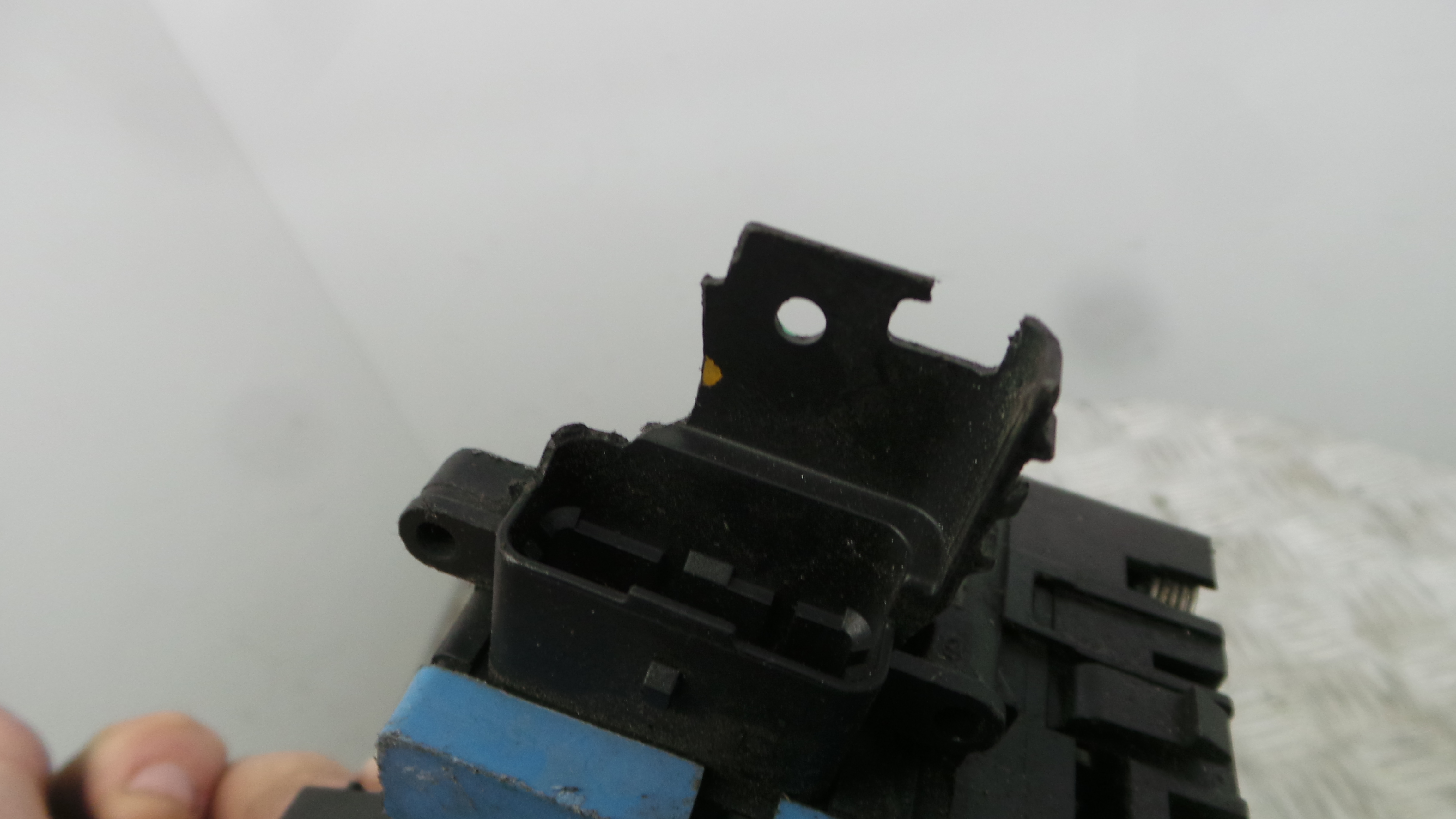 Fecho da Porta Trás Esq 24089158 - PEUGEOT 207 (WA_, WC_), 207/207+ (WA_, WC_)-36630215