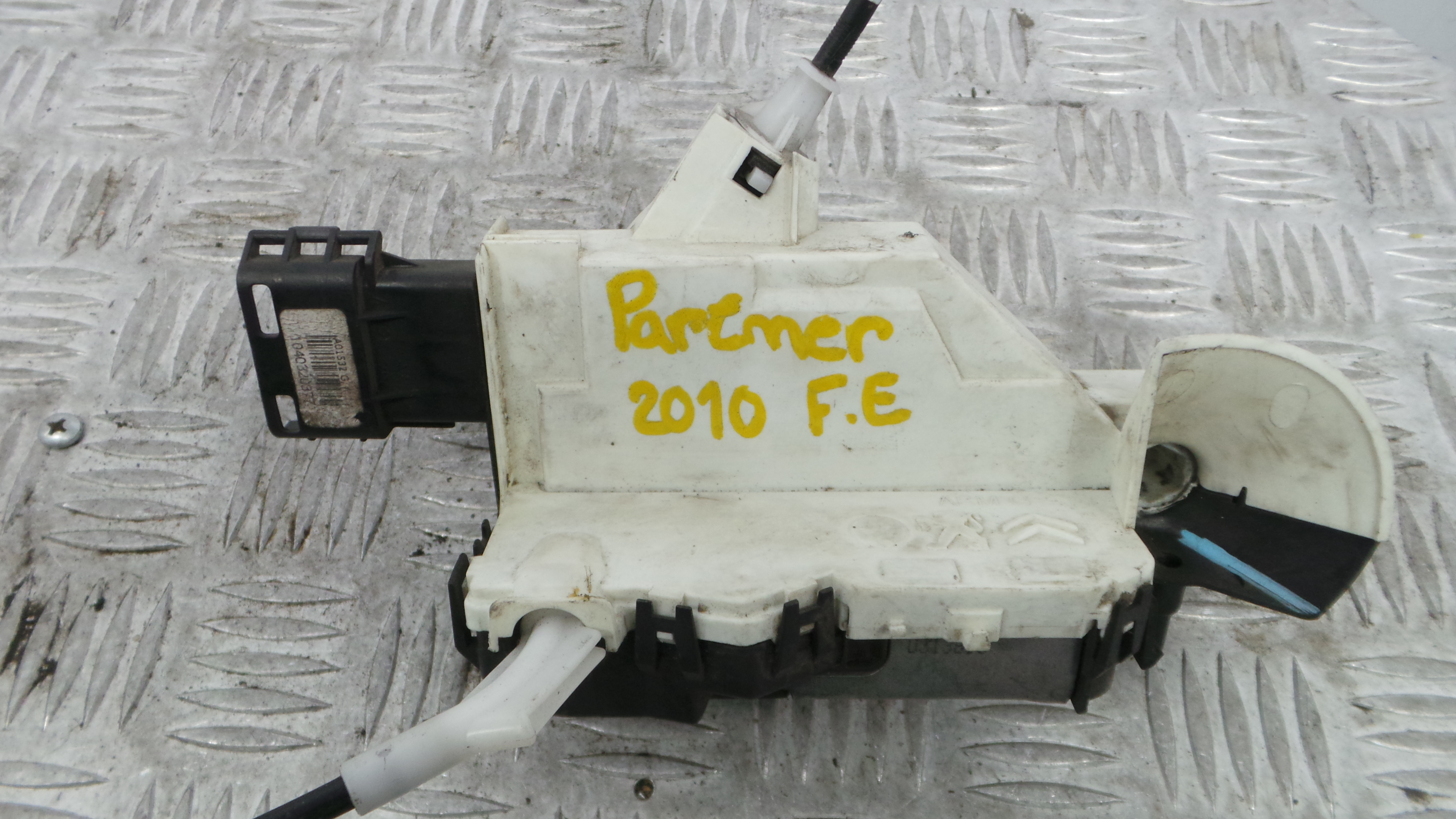 Fecho da Porta Frente Esq PSA828406 - PEUGEOT PARTNER Caixa/monovolume-36630236