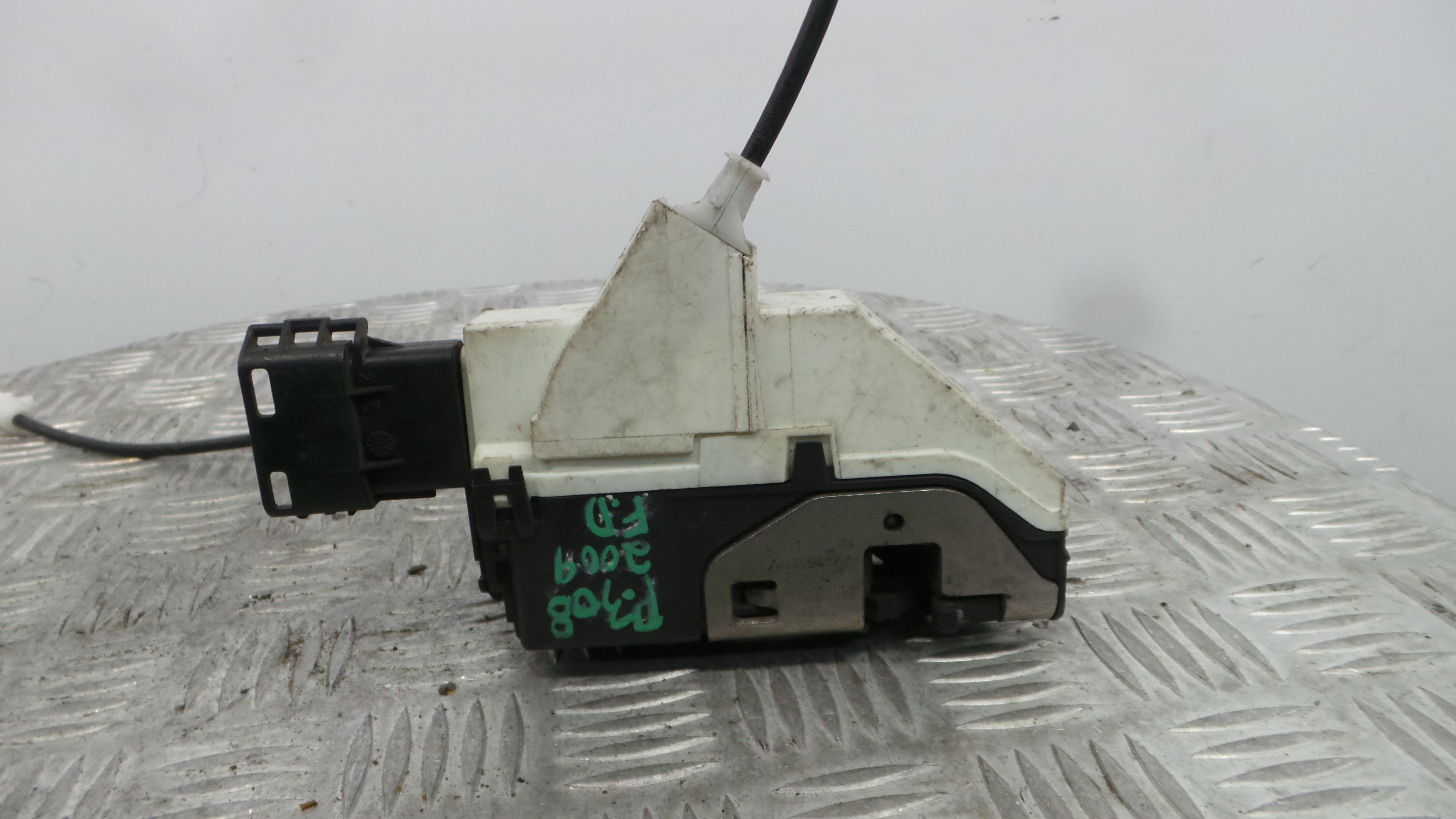 Fecho da Porta Frente Dto PSA567147 - PEUGEOT 308 I (4A_, 4C_)-36630262