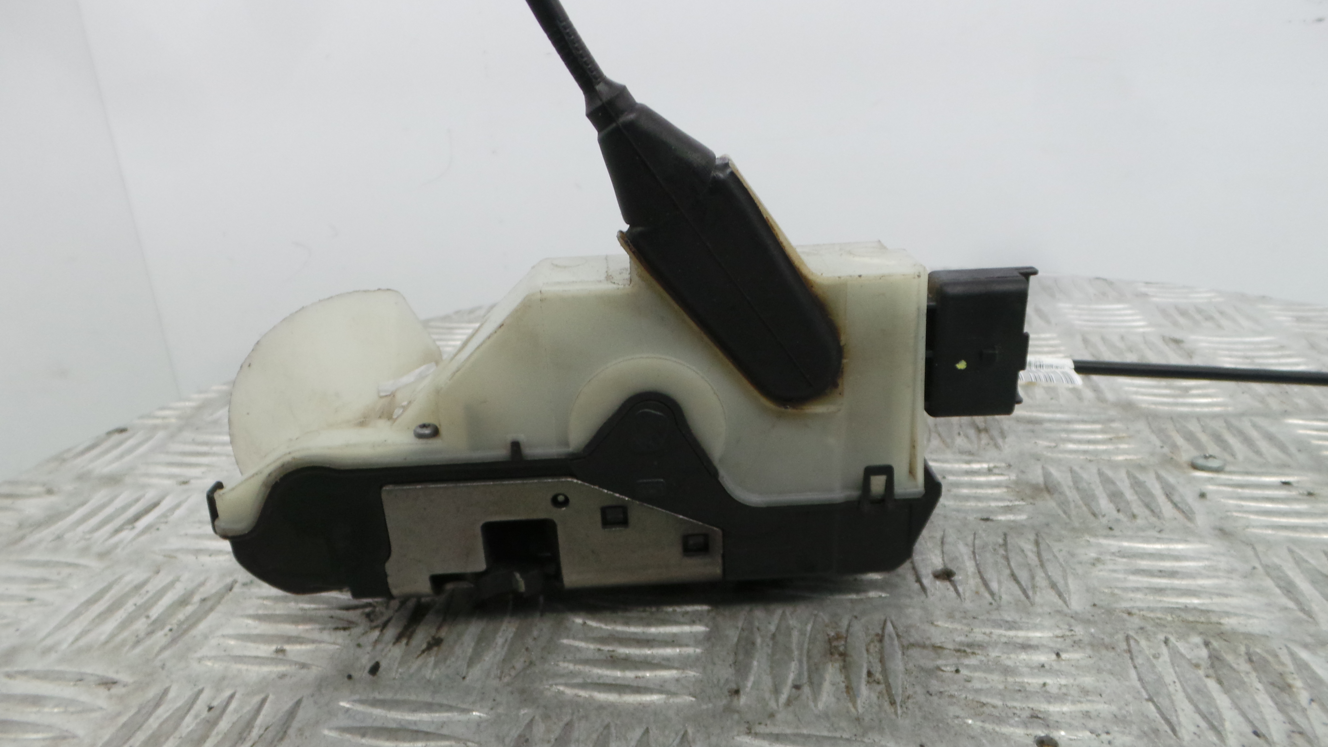 Fecho da Porta Frente Esq 9812500880 - PEUGEOT 208 I (CA_, CC_)-36630274