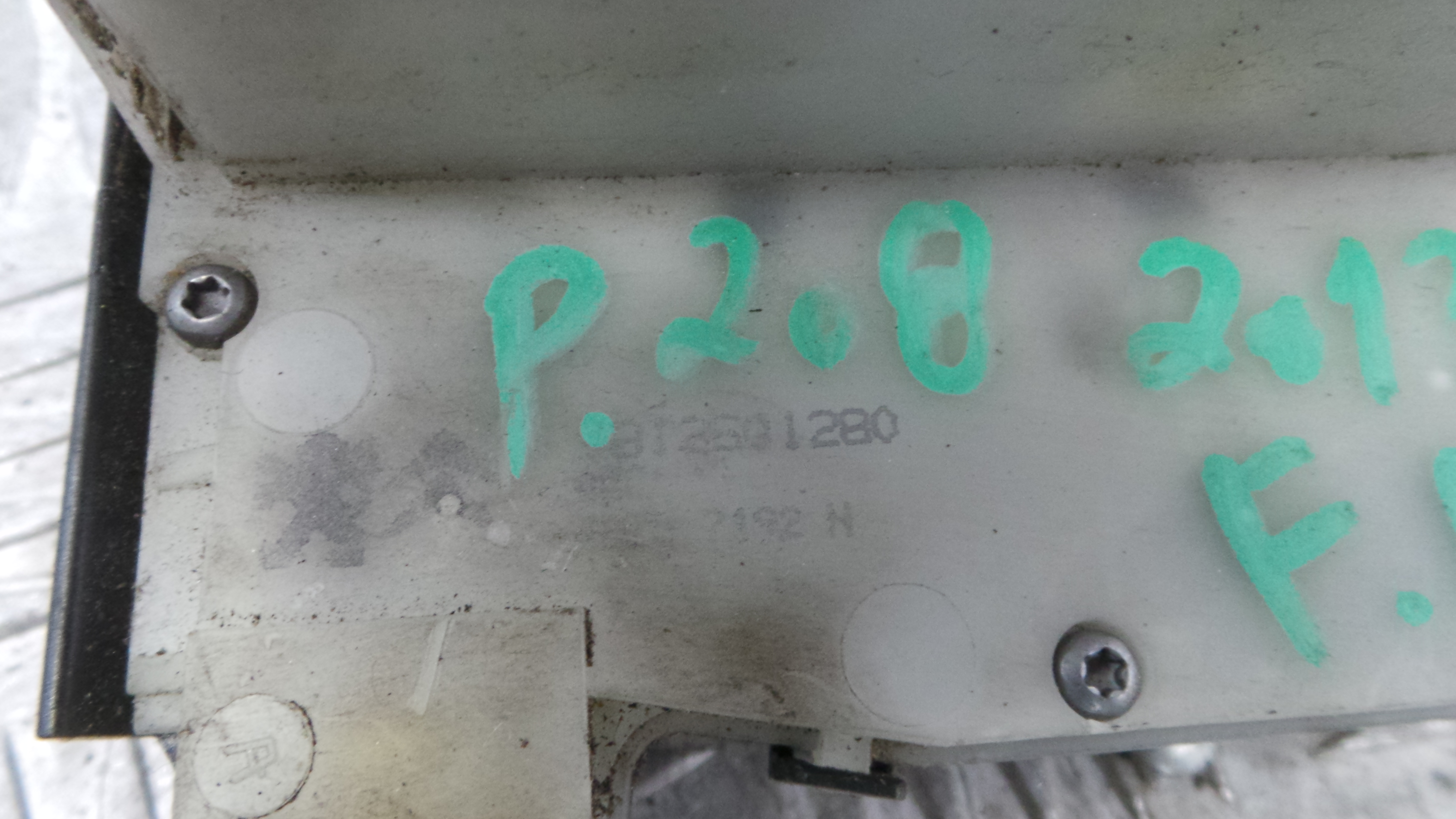 Fecho da Porta Frente Esq 9812501280 - PEUGEOT 208 I (CA_, CC_)-36630346