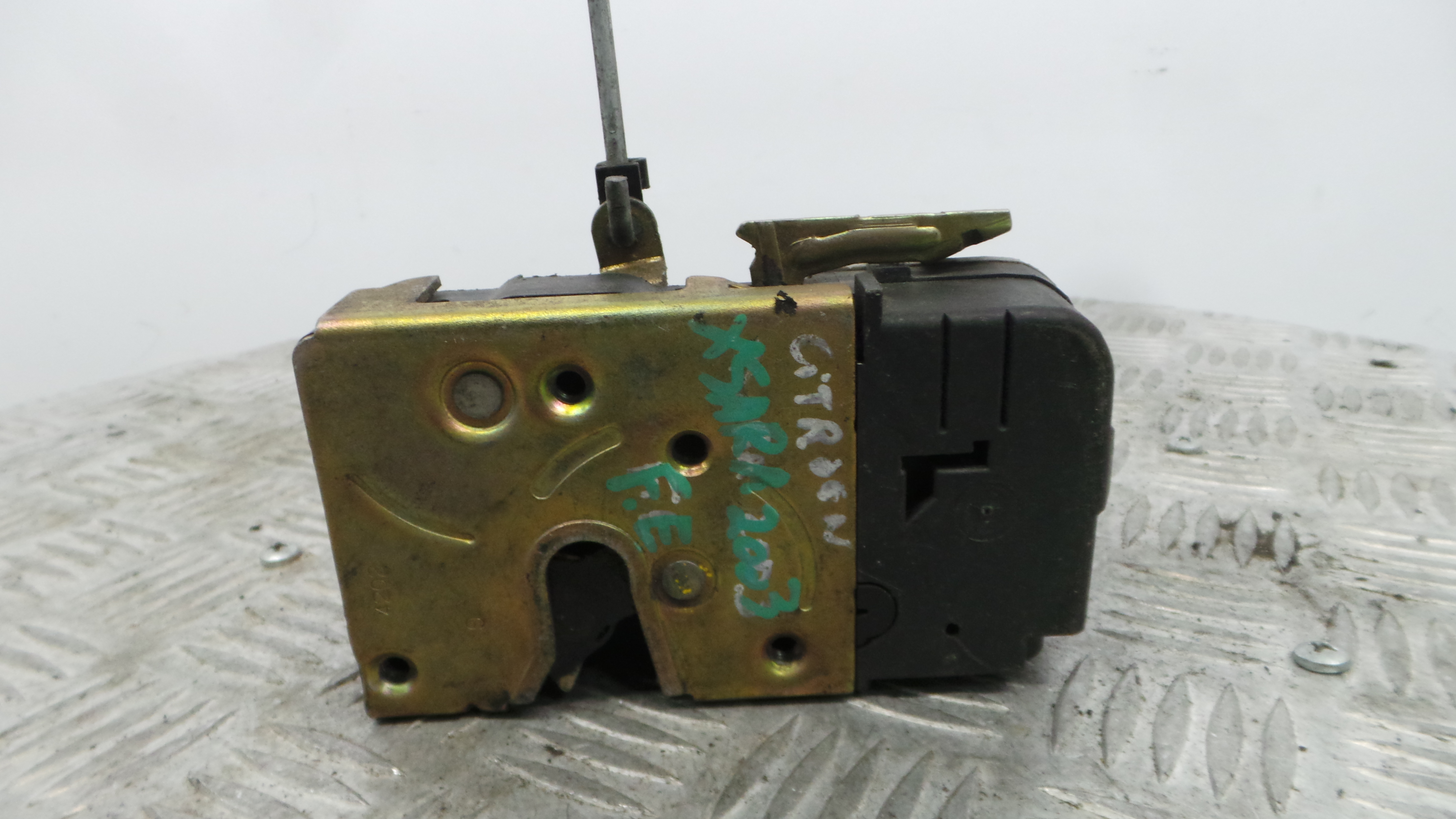 Fecho da Porta Frente Esq 9135H4 - CITROËN XSARA (N1)-36636164