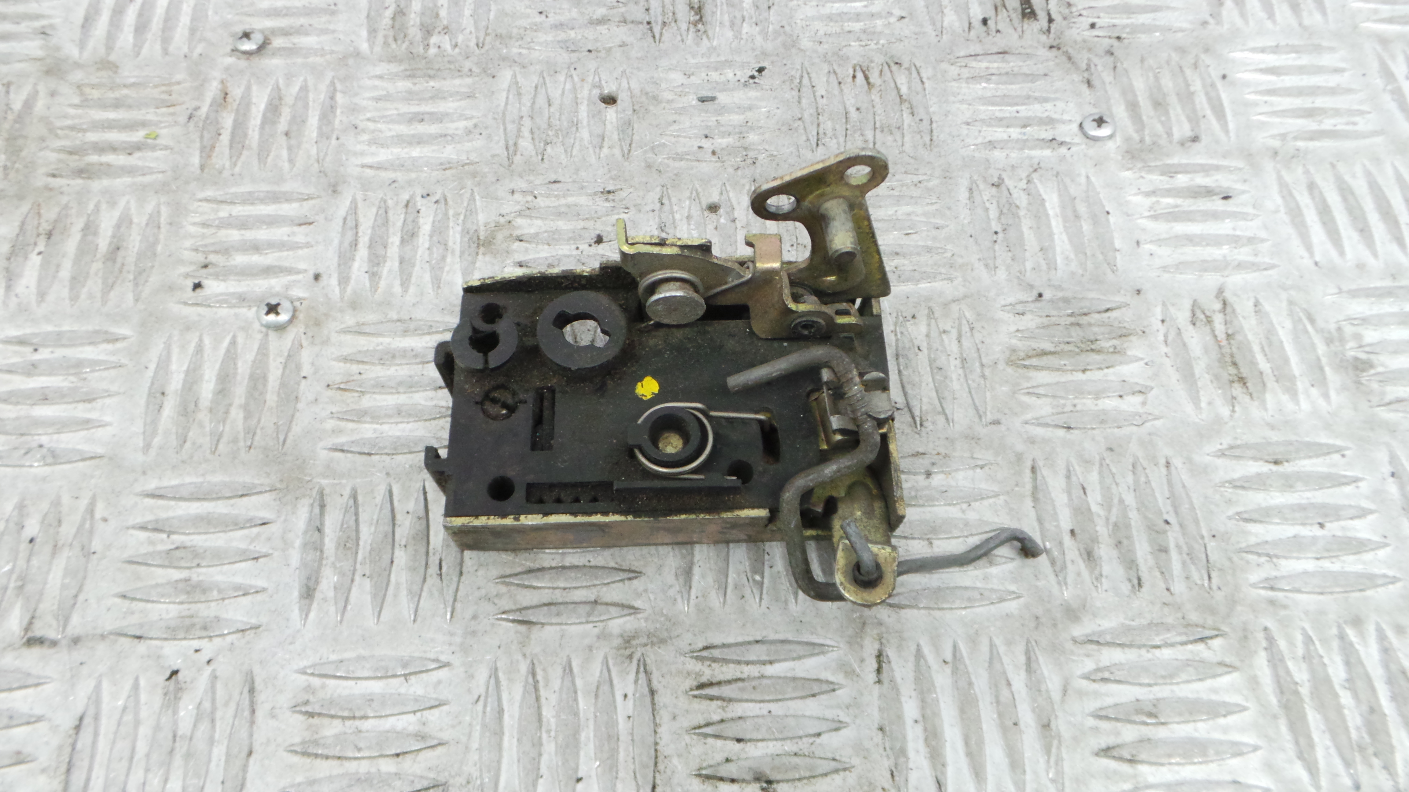 Fecho da Porta Esq 9135E1 - PEUGEOT 106 II (1A_, 1C_)-36636176