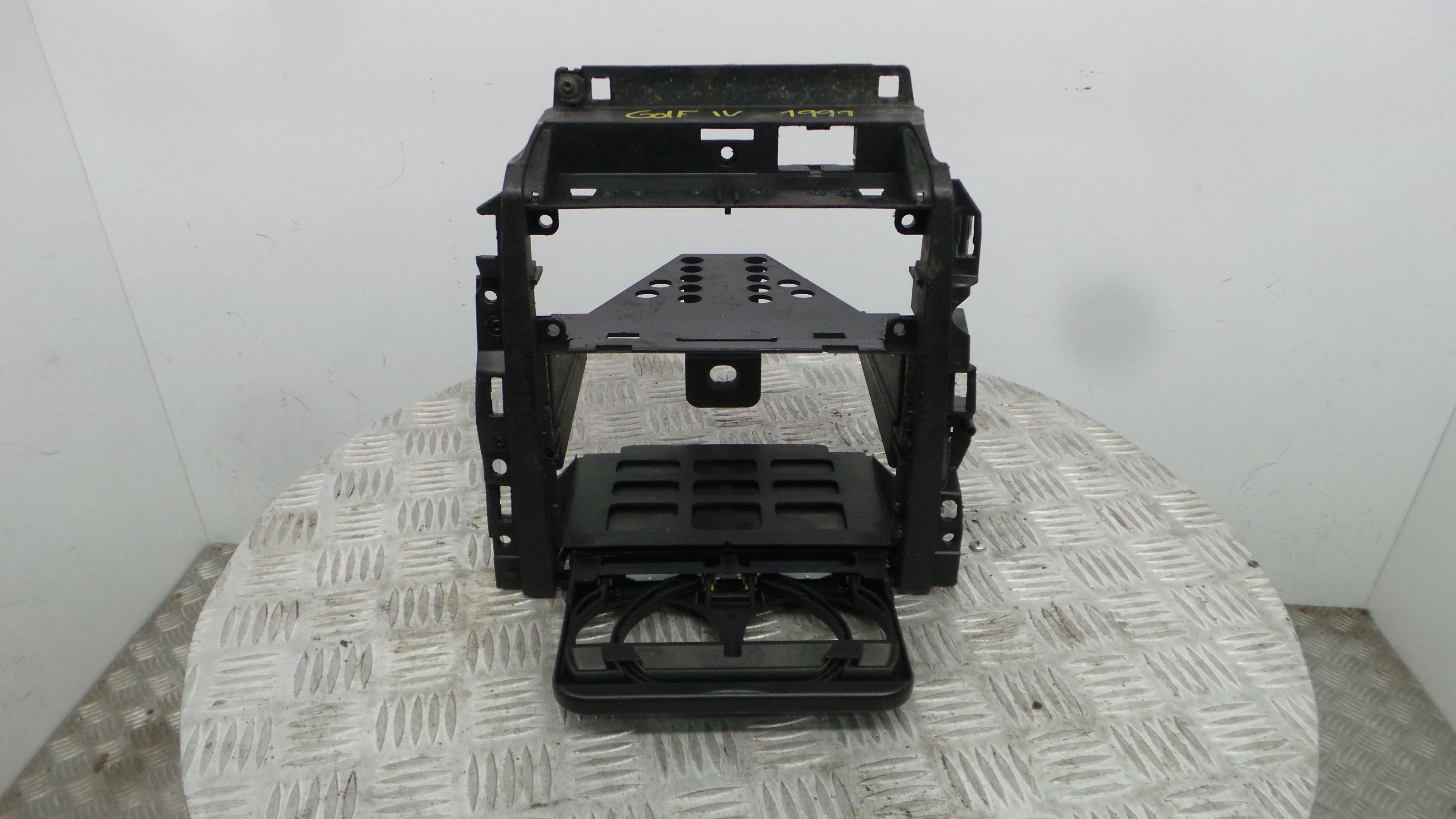 Consola central Tablier  1J1858071F - VW GOLF IV (1J1), GOLF Mk IV (1J1)-36636416