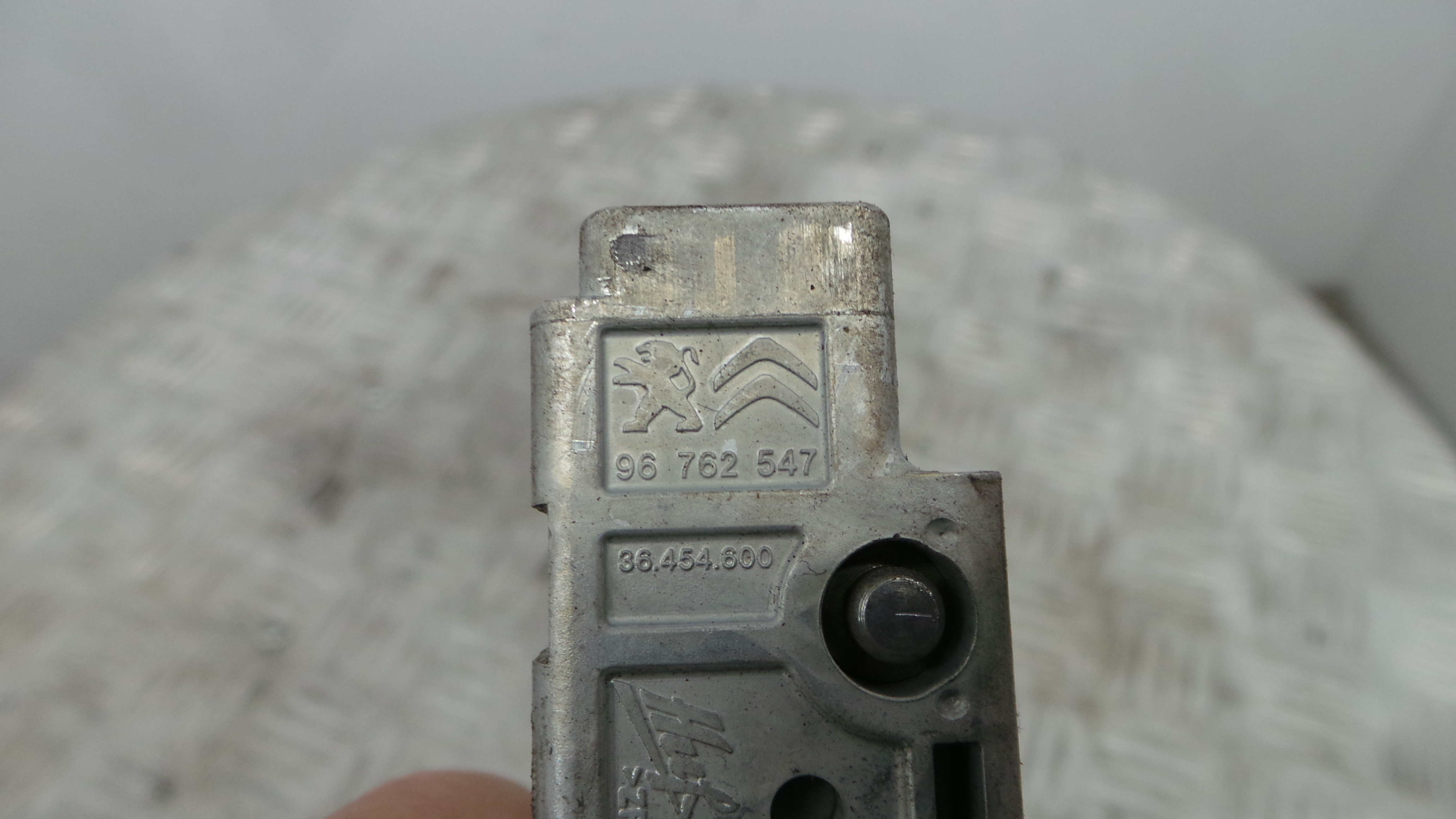 Canhão de ignição 96762547 - PEUGEOT 208 I (CA_, CC_)-36636489