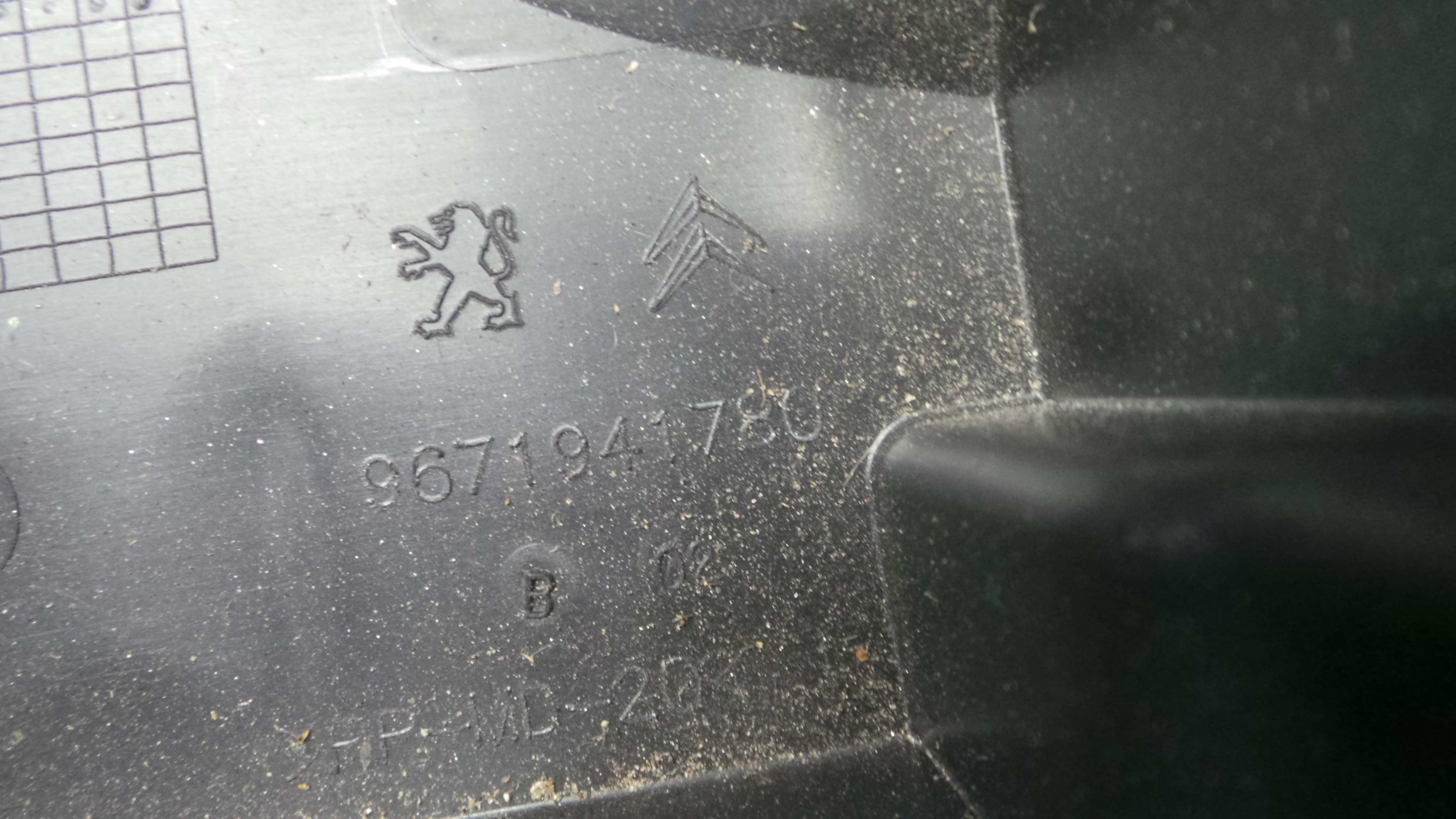 Caixa de Fusiveis 9671941780 - PEUGEOT 208 I (CA_, CC_)-36636495