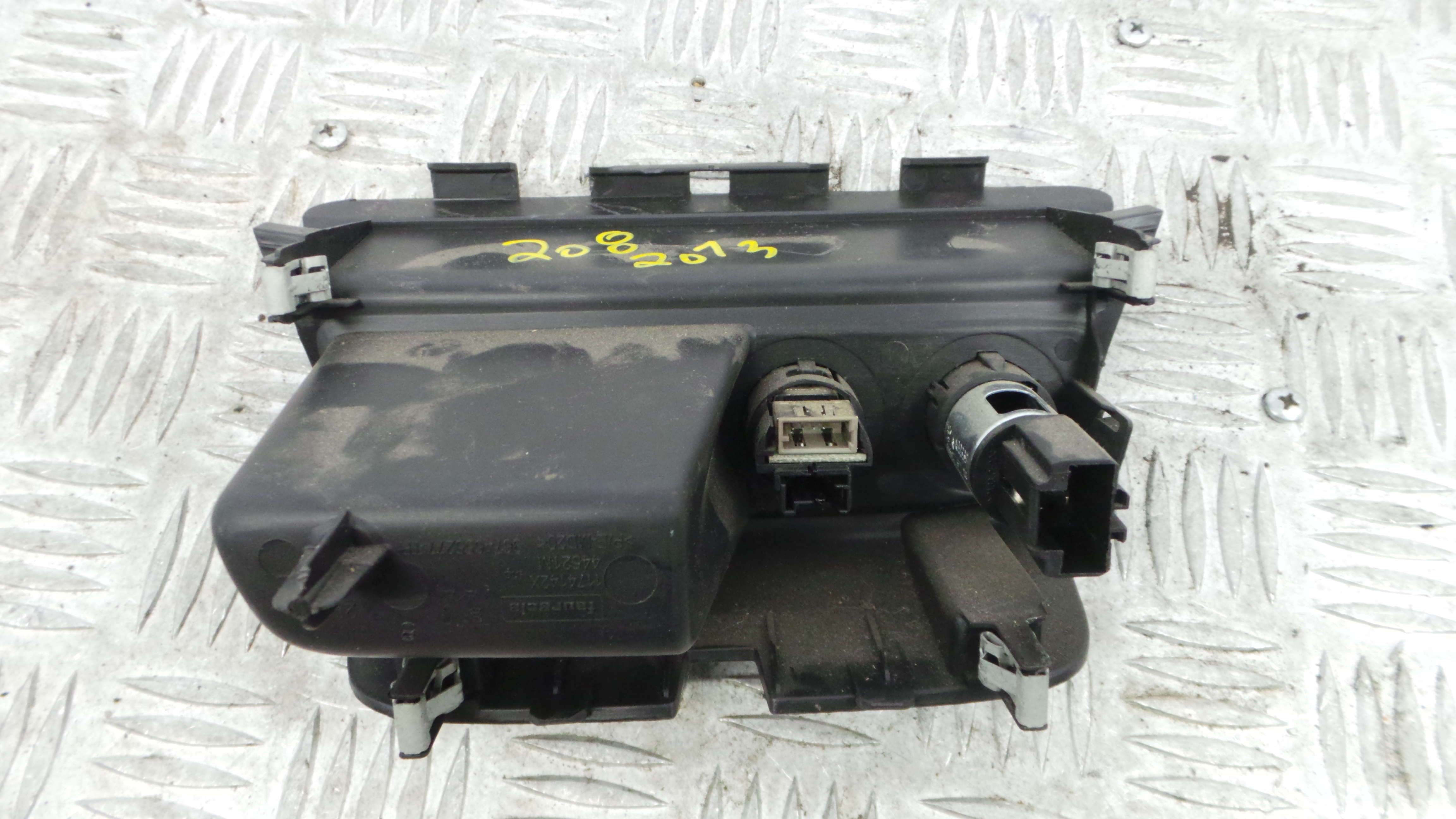 Acessórios para auto rádios 9674655277 - PEUGEOT 208 I (CA_, CC_)-36636505