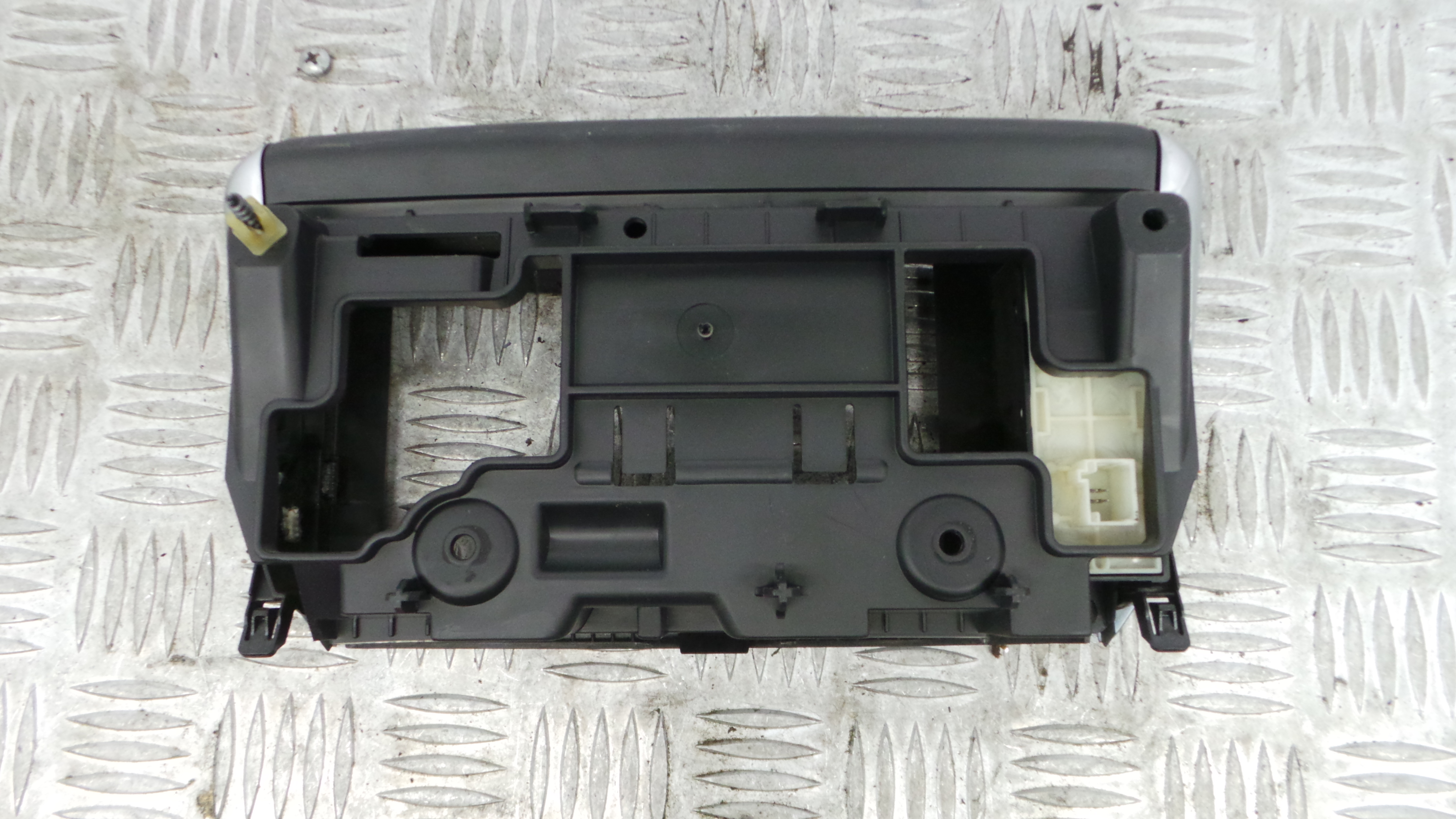 Aro Consola Central 9672846077 - PEUGEOT 208 I (CA_, CC_)-36636541