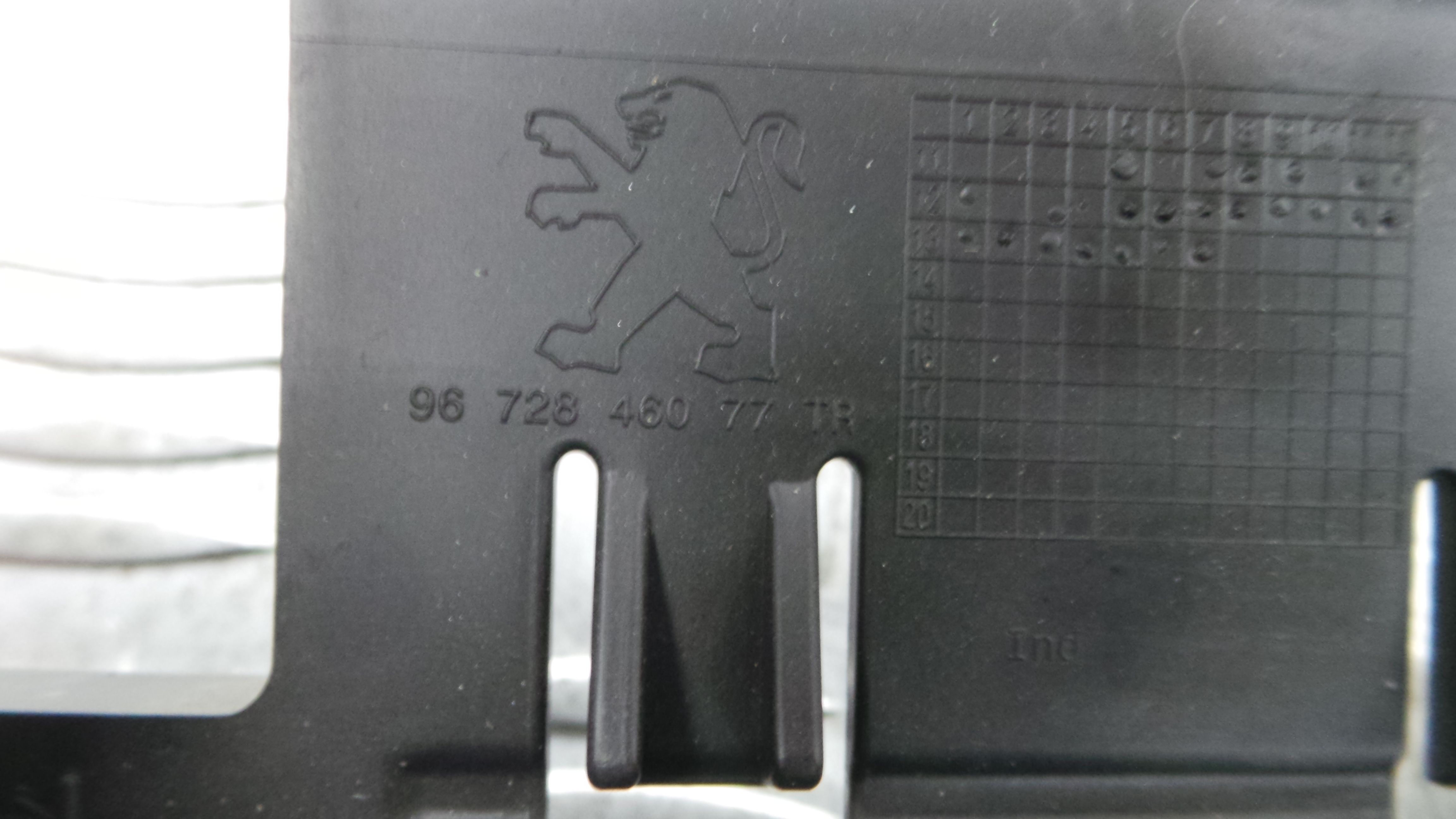 Aro Consola Central 9672846077 - PEUGEOT 208 I (CA_, CC_)-36636541