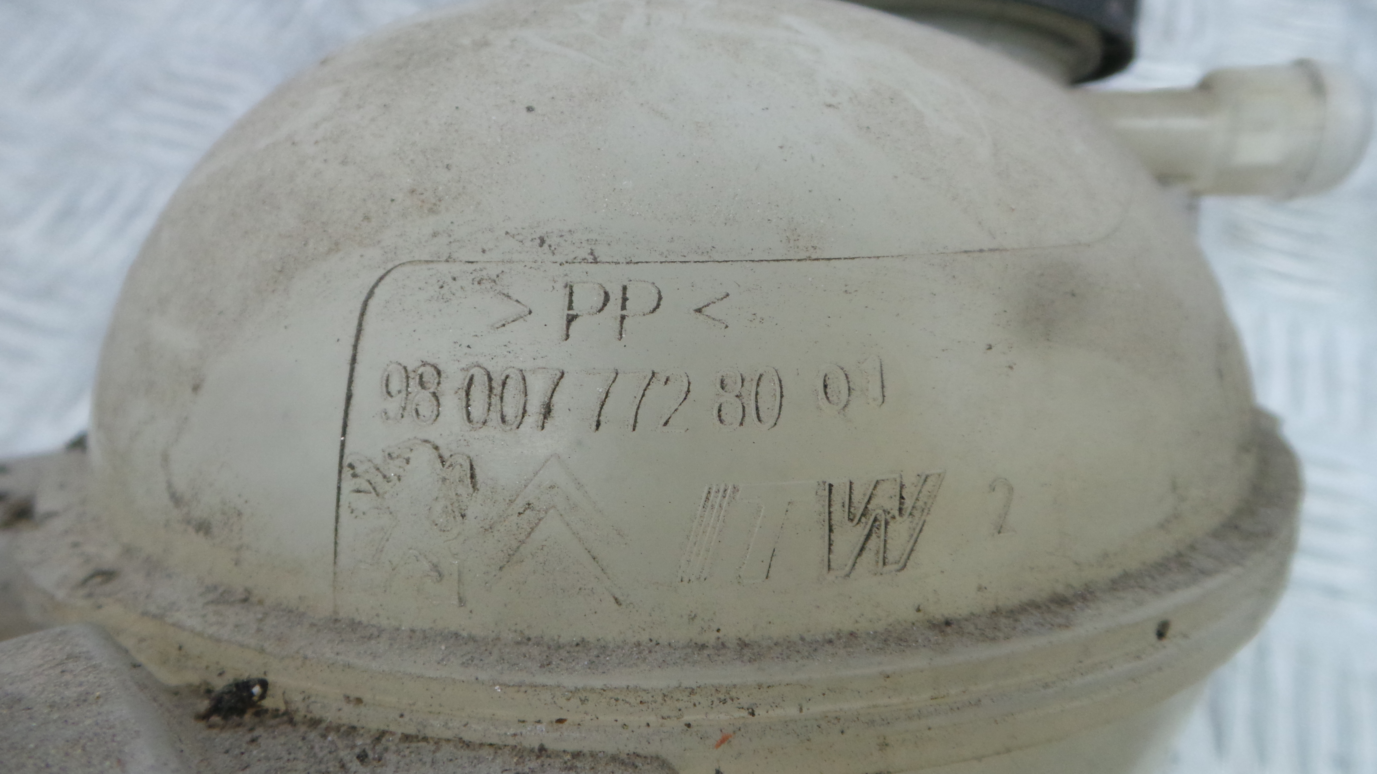 Depósito Água Radiador / Vazo de Expansao 9800777280 - PEUGEOT 208 I (CA_, CC_)-36636553