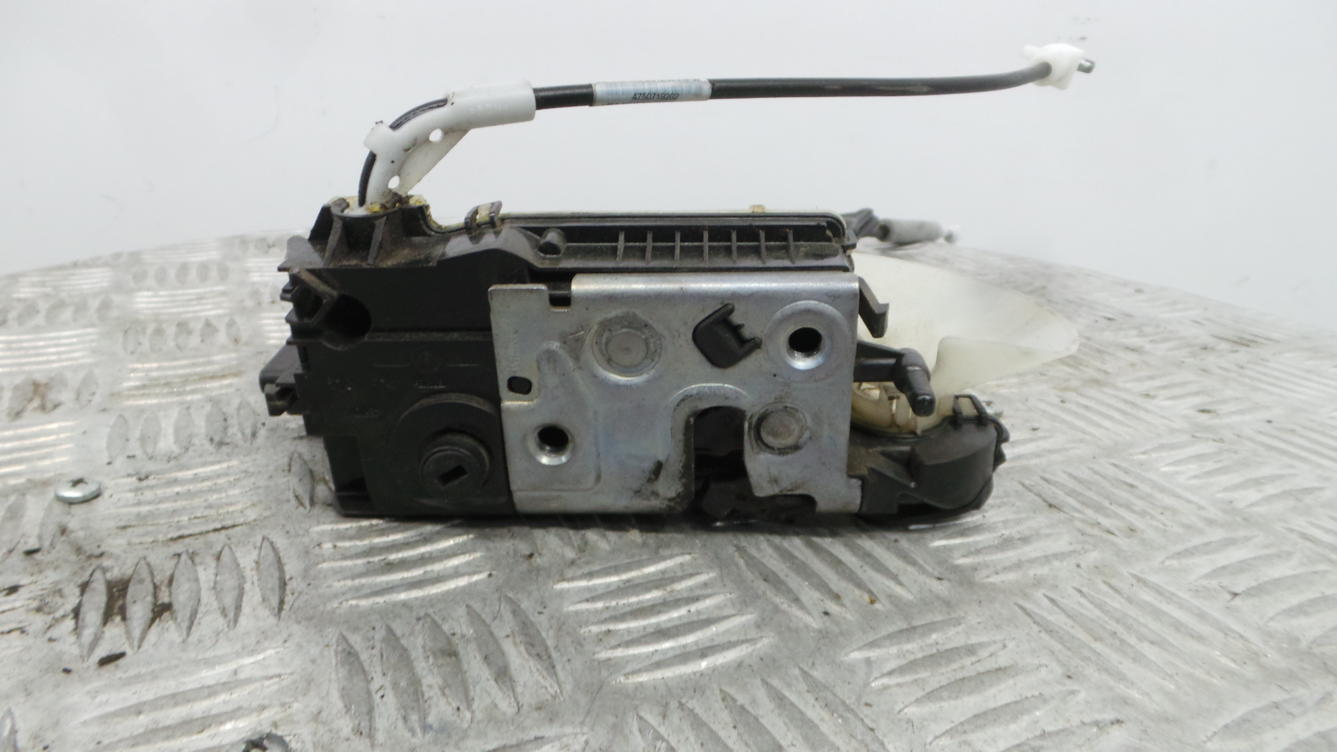 Fecho da Porta Frente Esq 9668080080 - PEUGEOT 208 I (CA_, CC_)-36636581