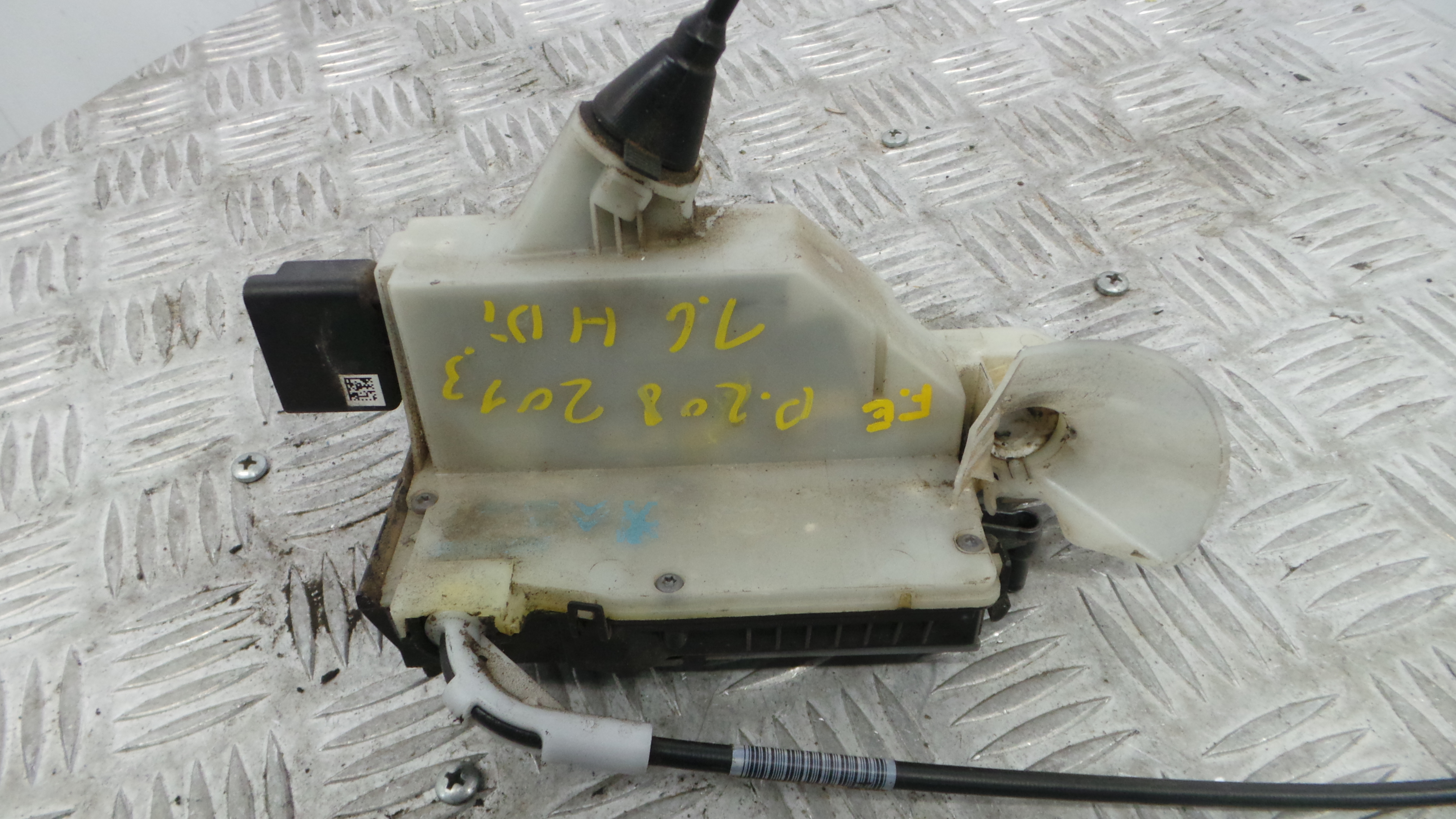 Fecho da Porta Frente Esq 9668080080 - PEUGEOT 208 I (CA_, CC_)-36636581