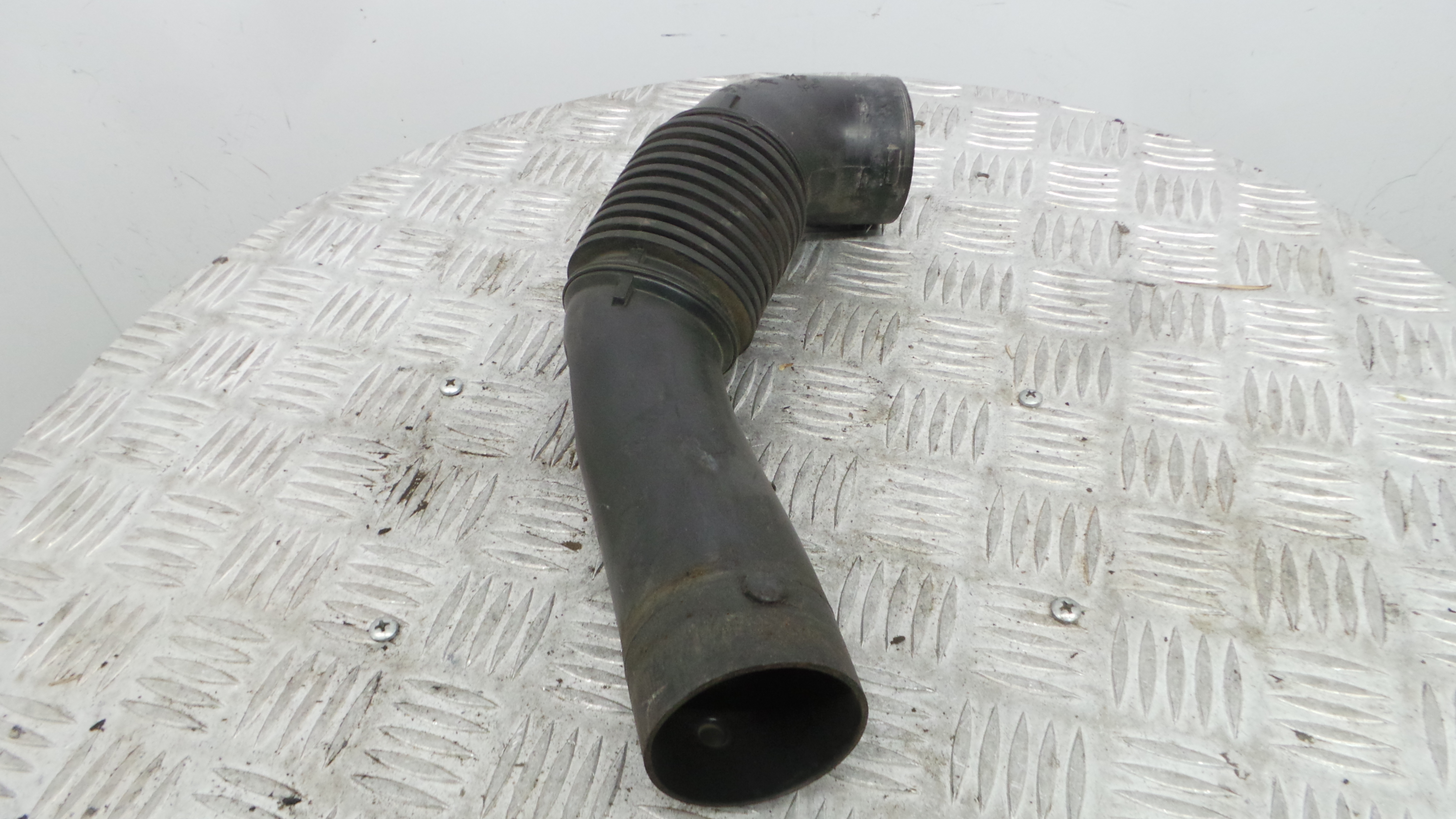 Tubo Caixa Filtro Ar 9684813780 - PEUGEOT 208 I (CA_, CC_)-36636593