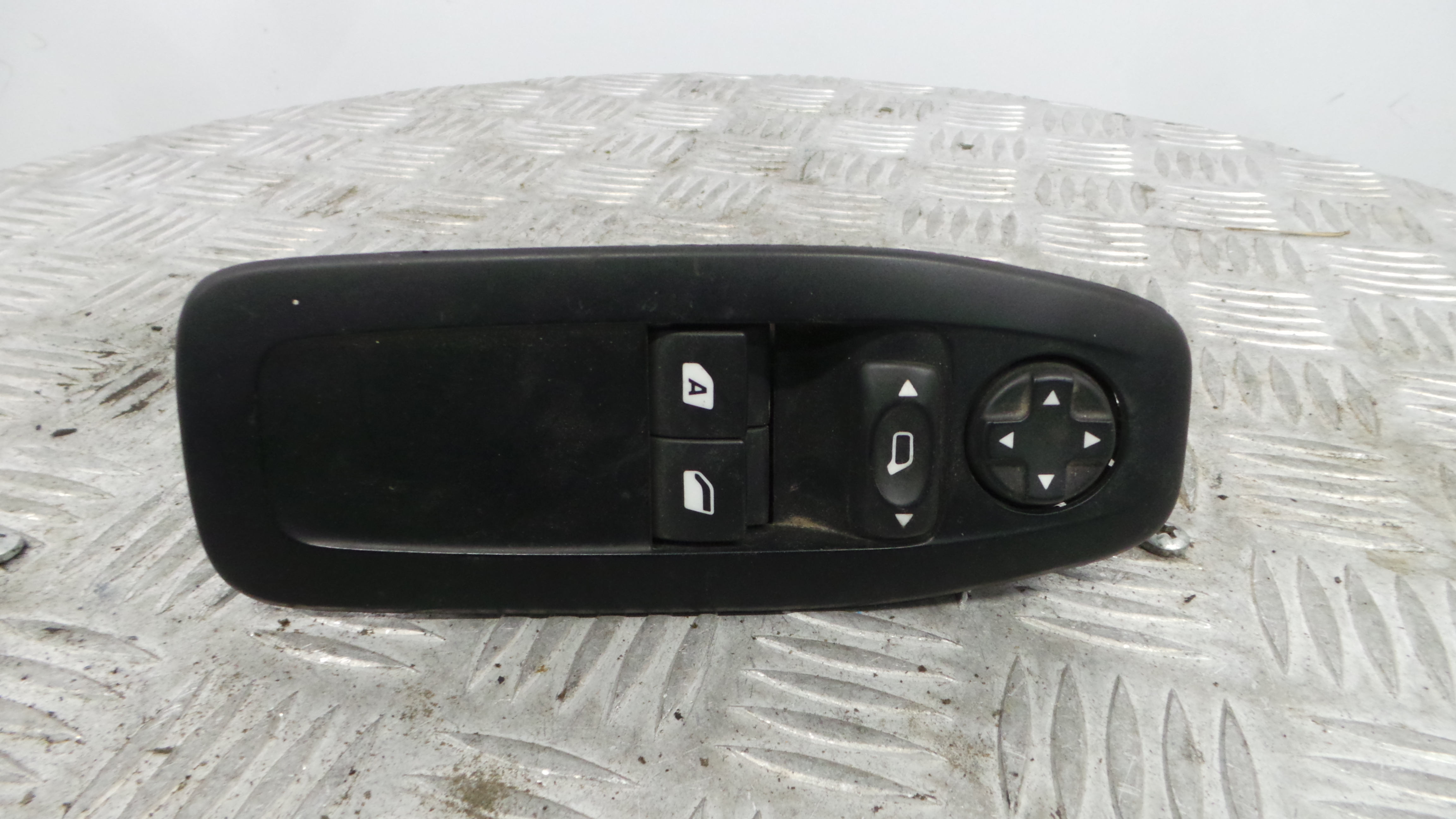 Interruptor / Comando Elevador Vidro Frente Esq 96751127ZB - PEUGEOT 208 I (CA_, CC_)-36636599 Interruptor / Comando Elevador Vidro Frente Esq 96751127ZB - PEUGEOT 208 I (CA_, CC_)-36636599