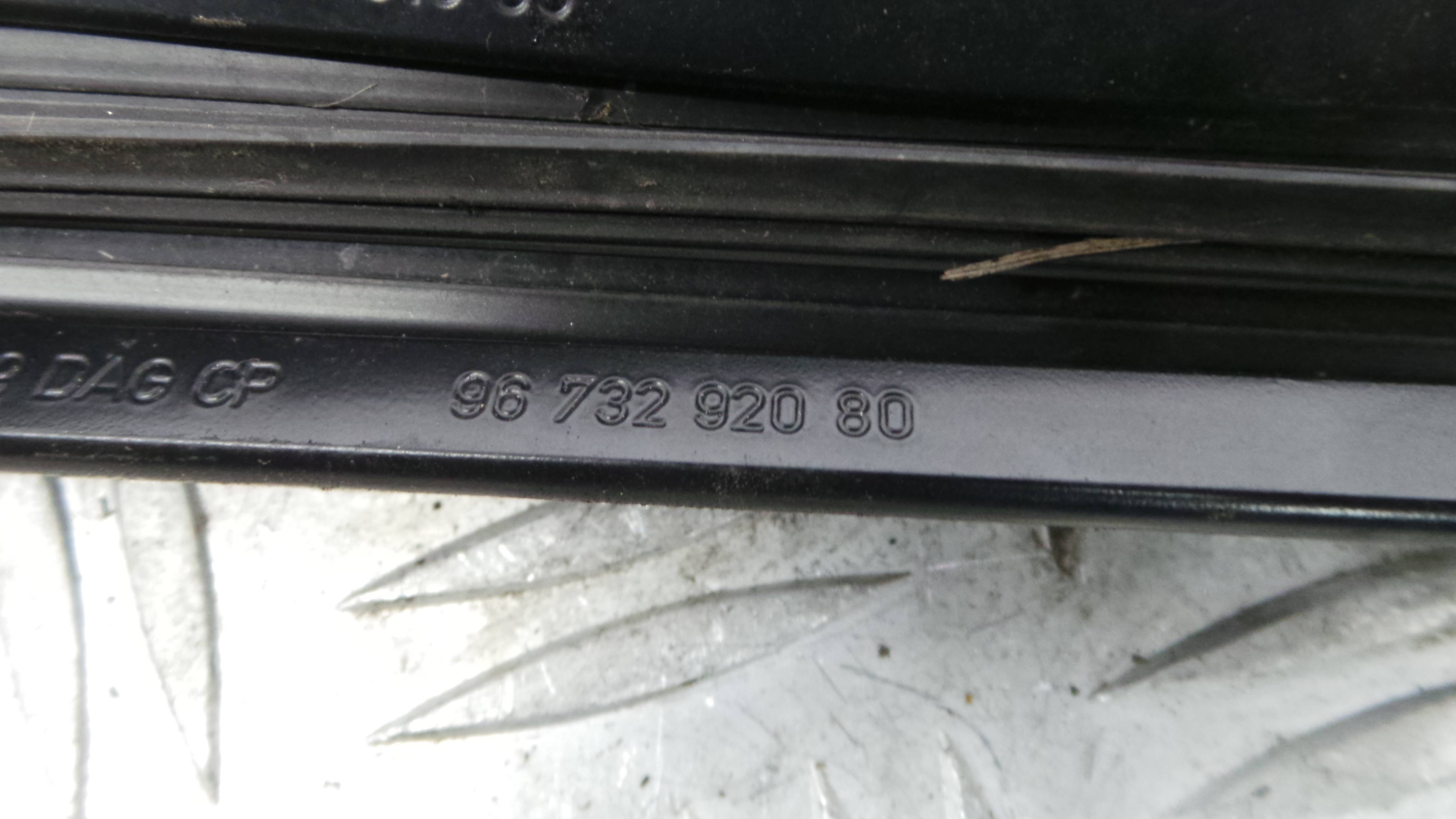 Braço Do Limpa-vidros 9673291980 - PEUGEOT 208 I (CA_, CC_)-36636638