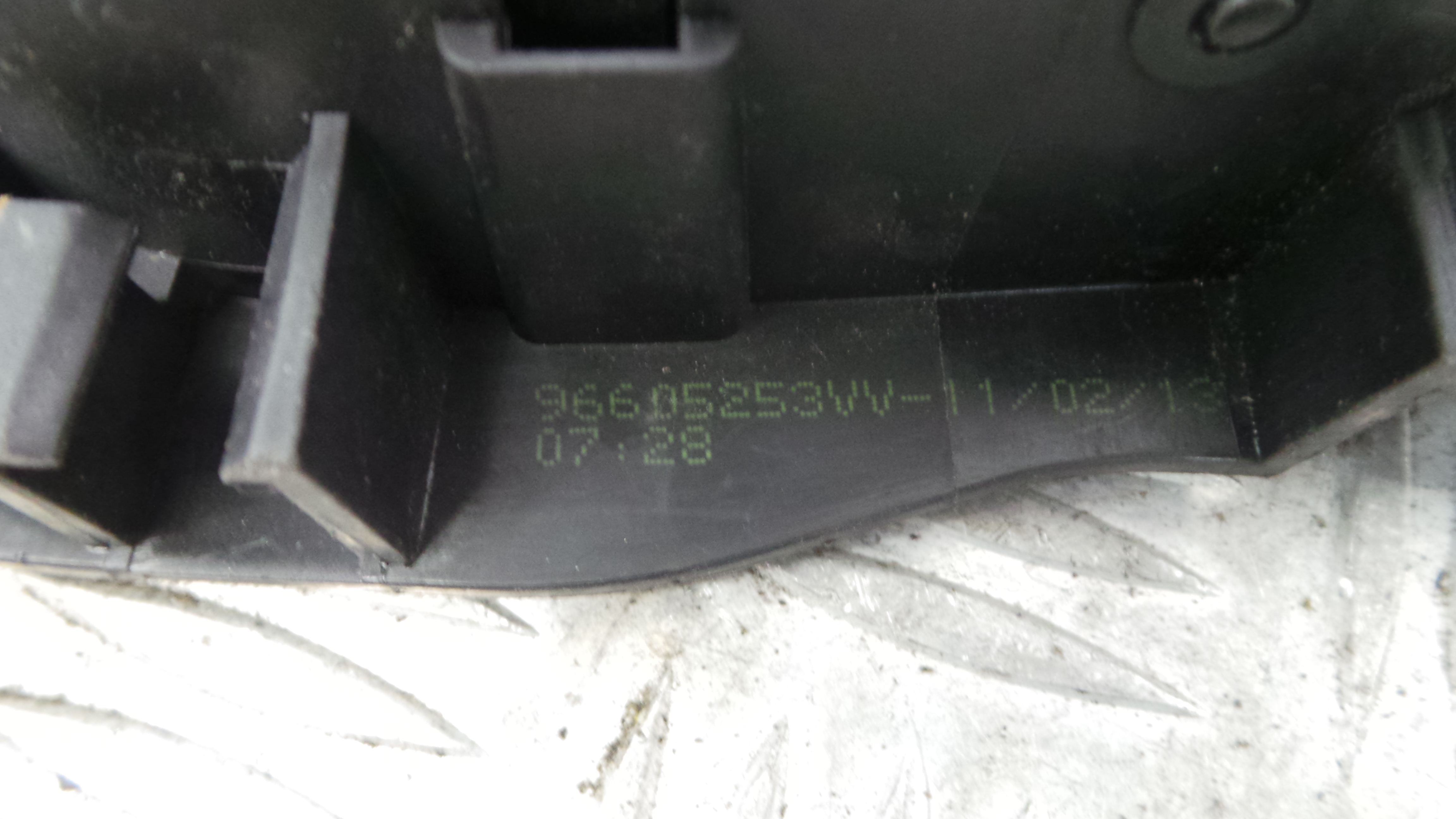 Puxador Interior Frente Direita 96605253VV - PEUGEOT 208 I (CA_, CC_)-36640447