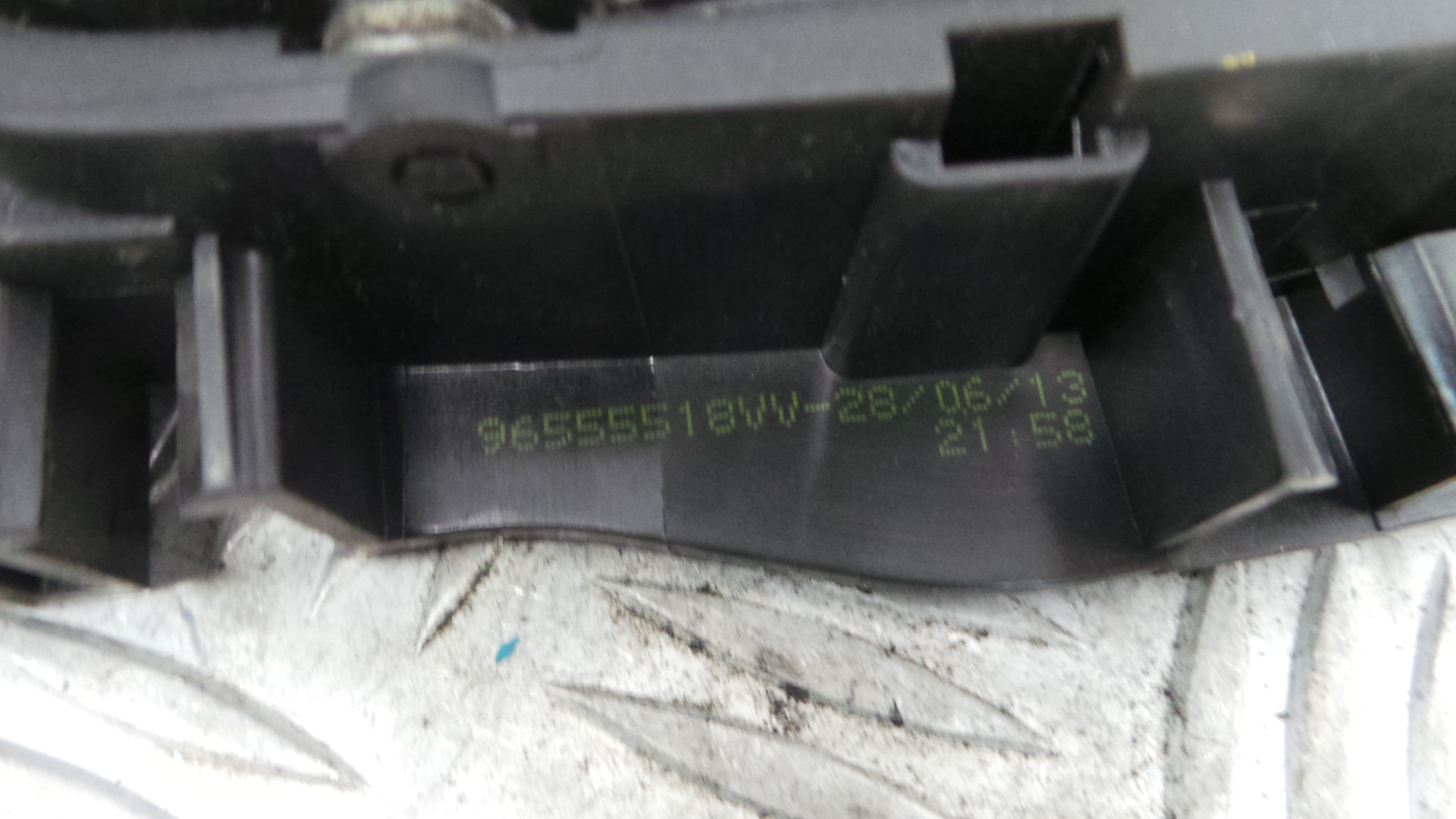 Puxador Interior Frente Esquerdo 96555518VV - PEUGEOT 208 I (CA_, CC_)-36640479