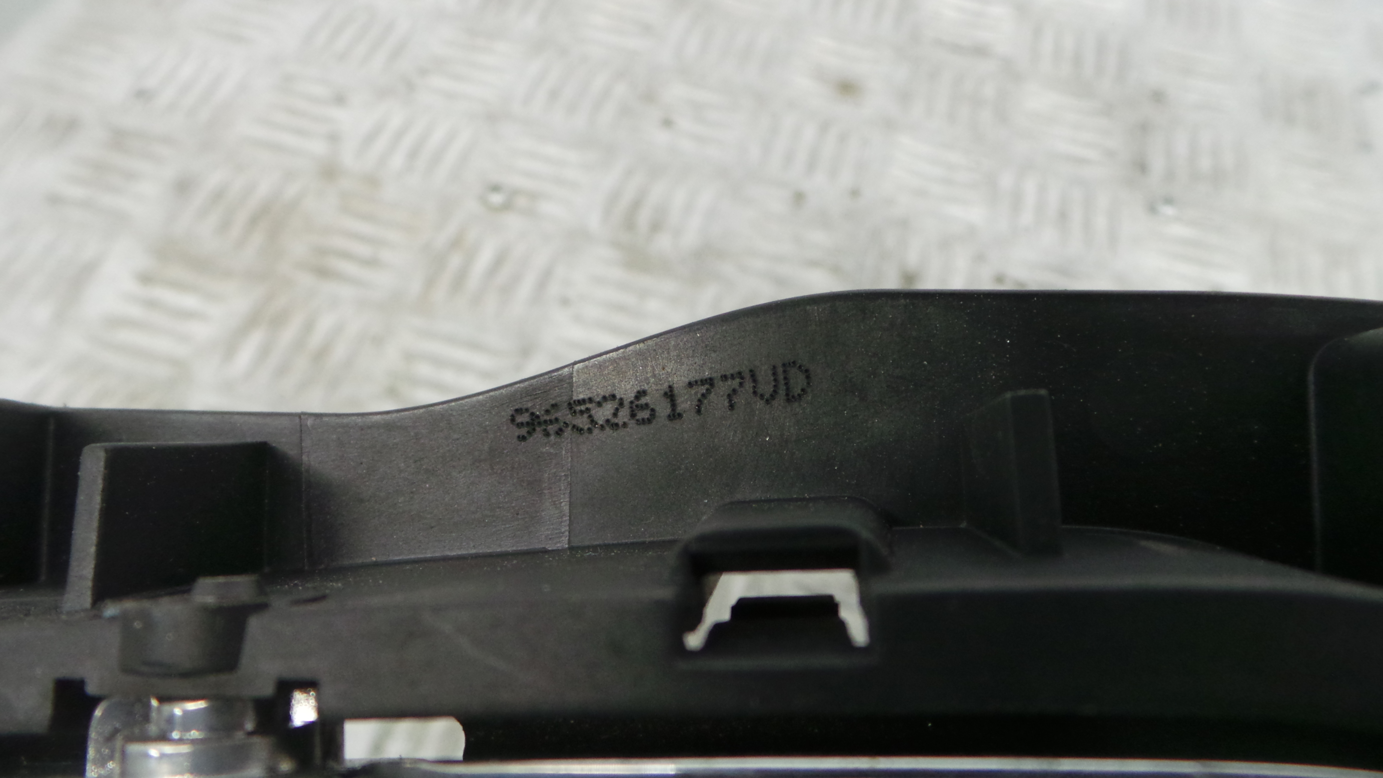 Puxador Interior Frente Direita 96526177VD - PEUGEOT 407 (6D_)-36640494