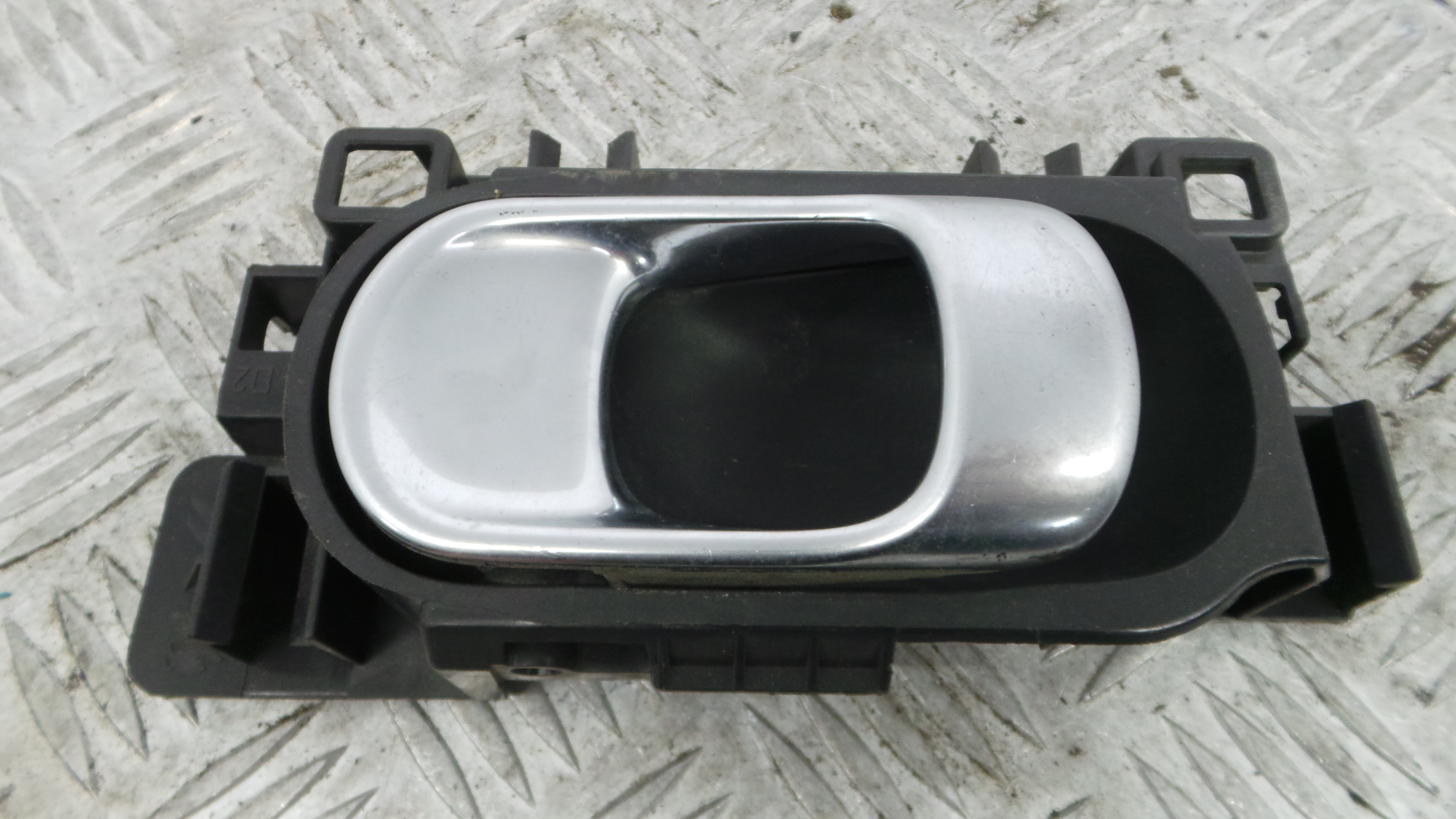 Puxador Interior Frente Direita 98012885VV - CITROËN C3 / C3 ORIGIN III (SX)-36640566