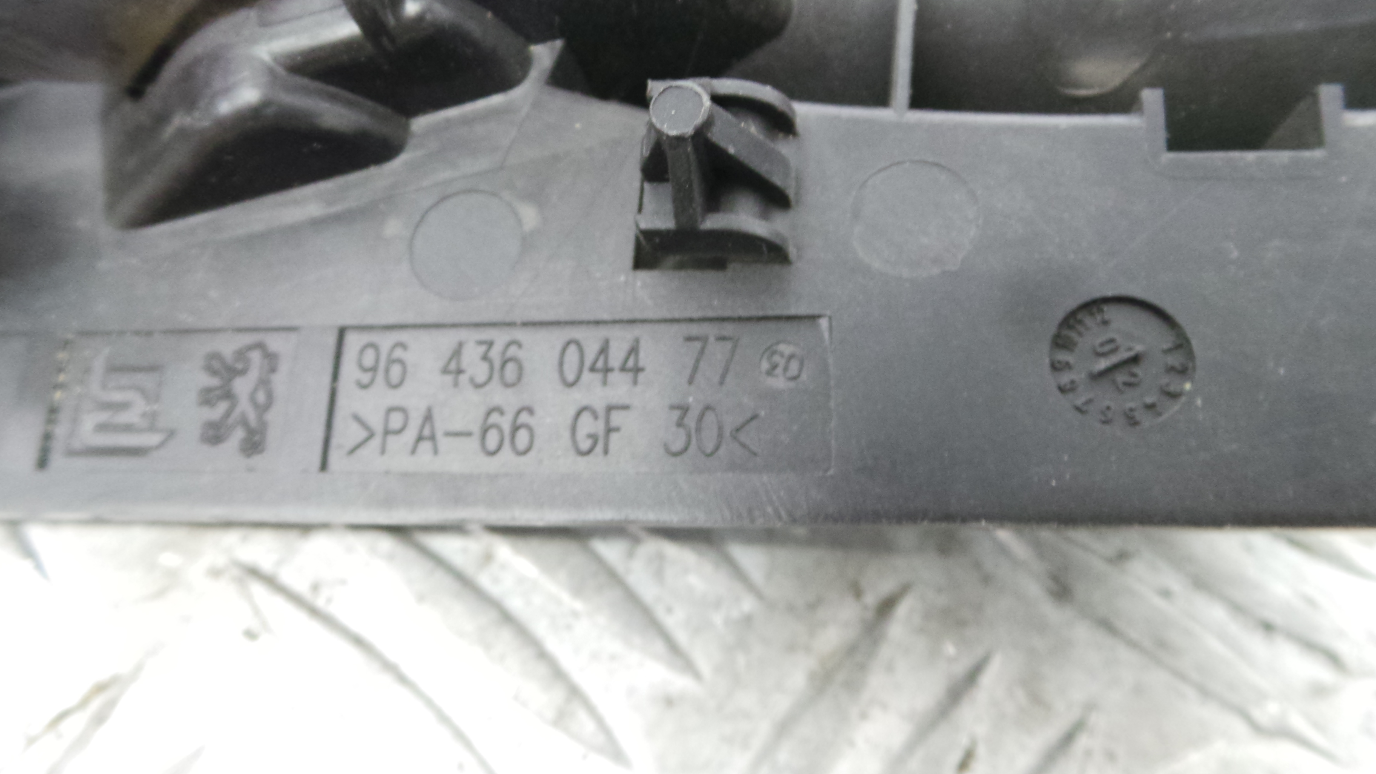 Puxador Interior Frente Esquerdo 9643604477 - PEUGEOT 307 (3A/C)-36640582