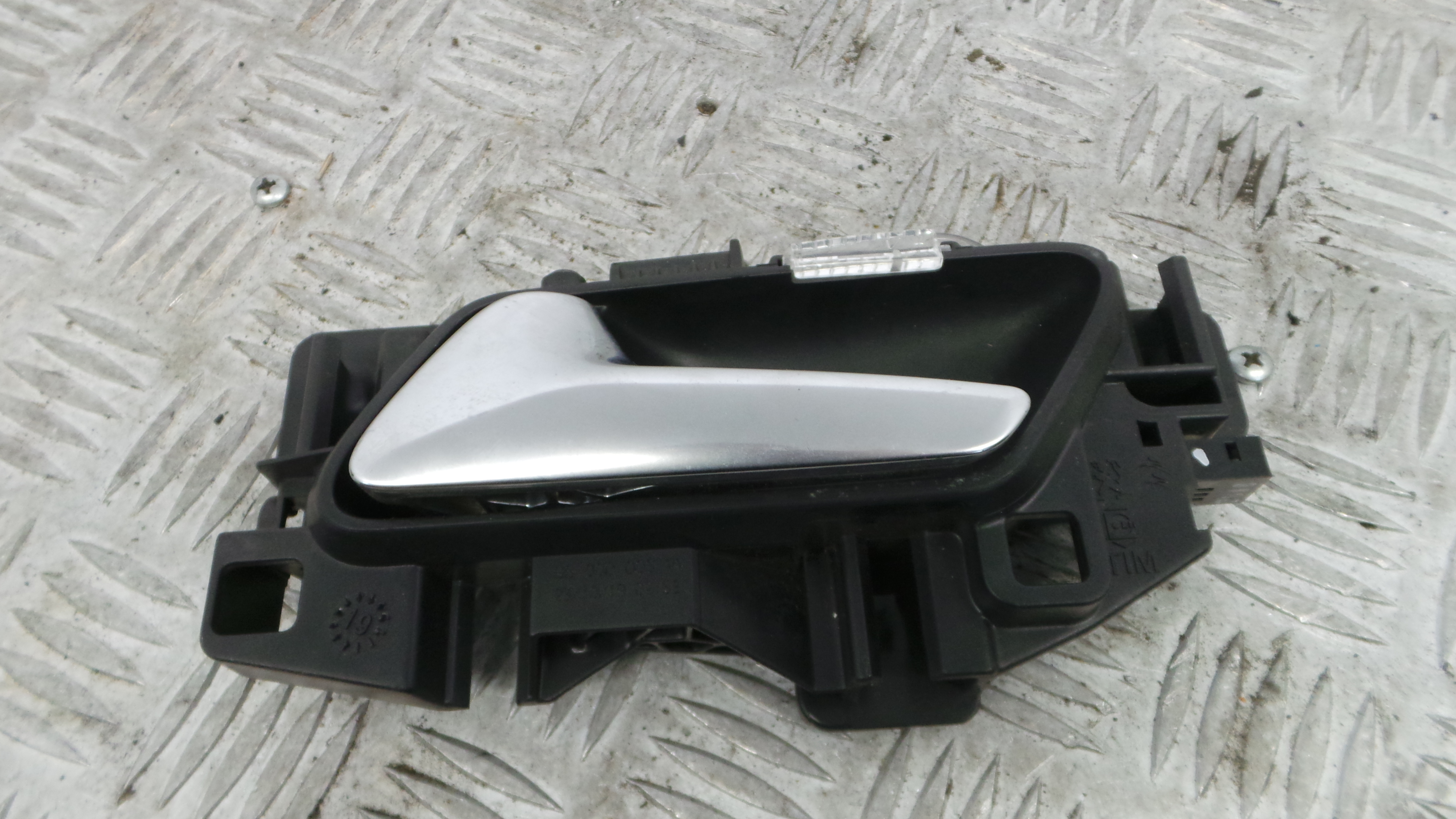 Puxador Interior Frente Esquerdo 98000003VV - PEUGEOT 308 II (LB_, LP_, LW_, LH_, L3_)-36640592