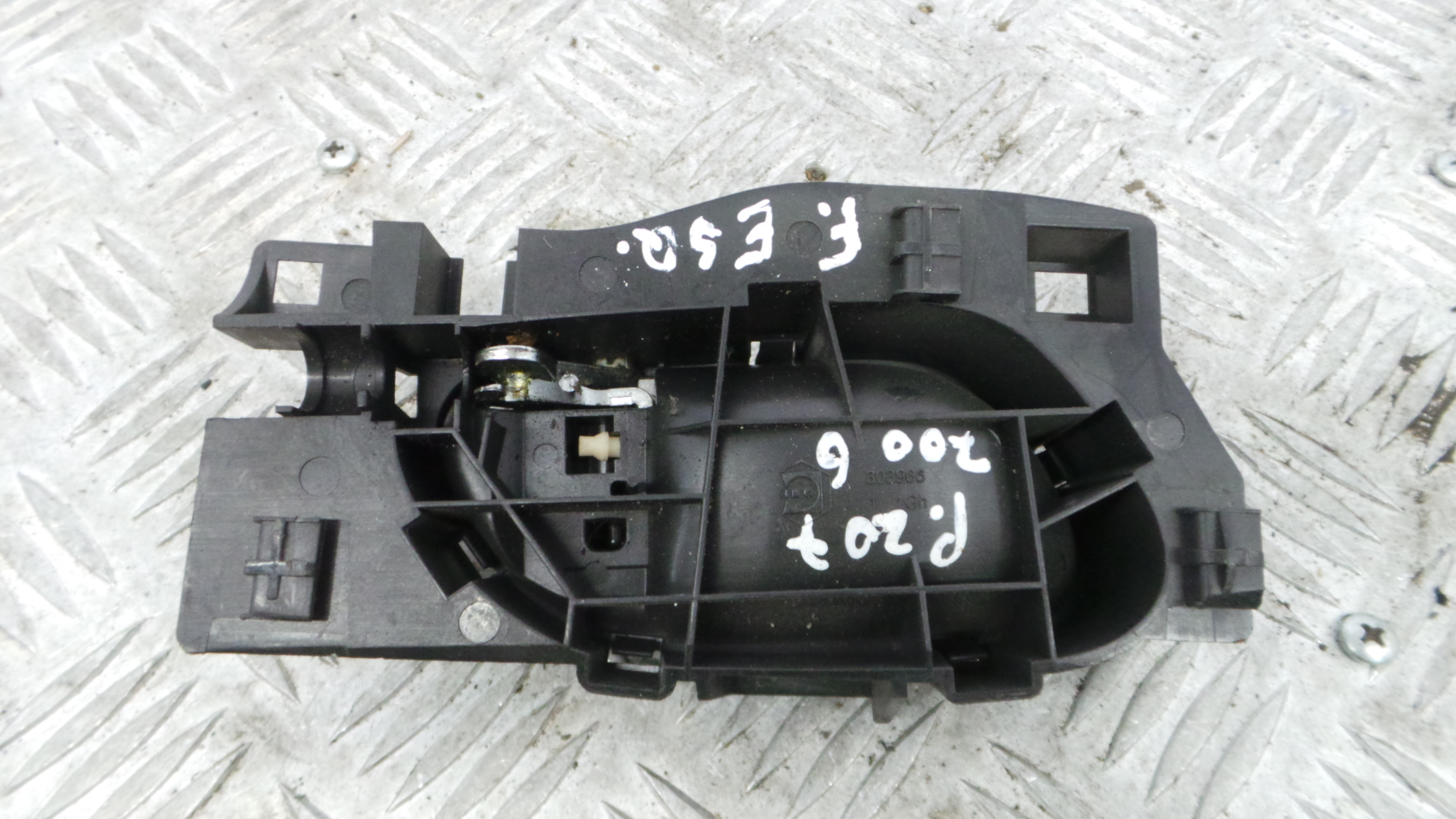 Puxador Interior Frente Esquerdo 96555518VD - PEUGEOT 207 (WA_, WC_), 207/207+ (WA_, WC_)-36640595