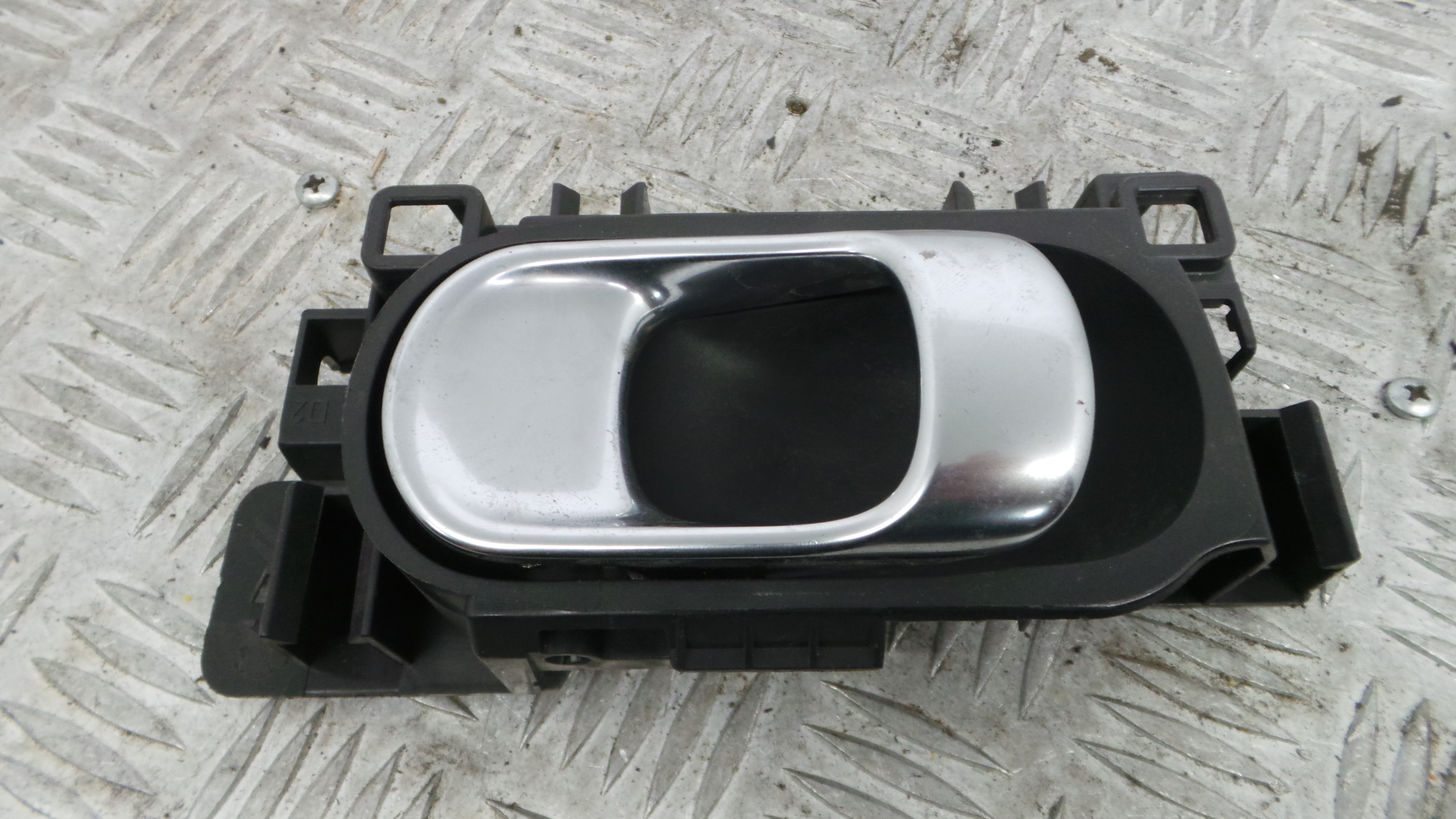 Puxador Interior Frente Direita 98012885VV - CITROËN C3 / C3 ORIGIN III (SX)-36640988 Puxador Interior Frente Direita 98012885VV - CITROËN C3 / C3 ORIGIN III (SX)-36640988