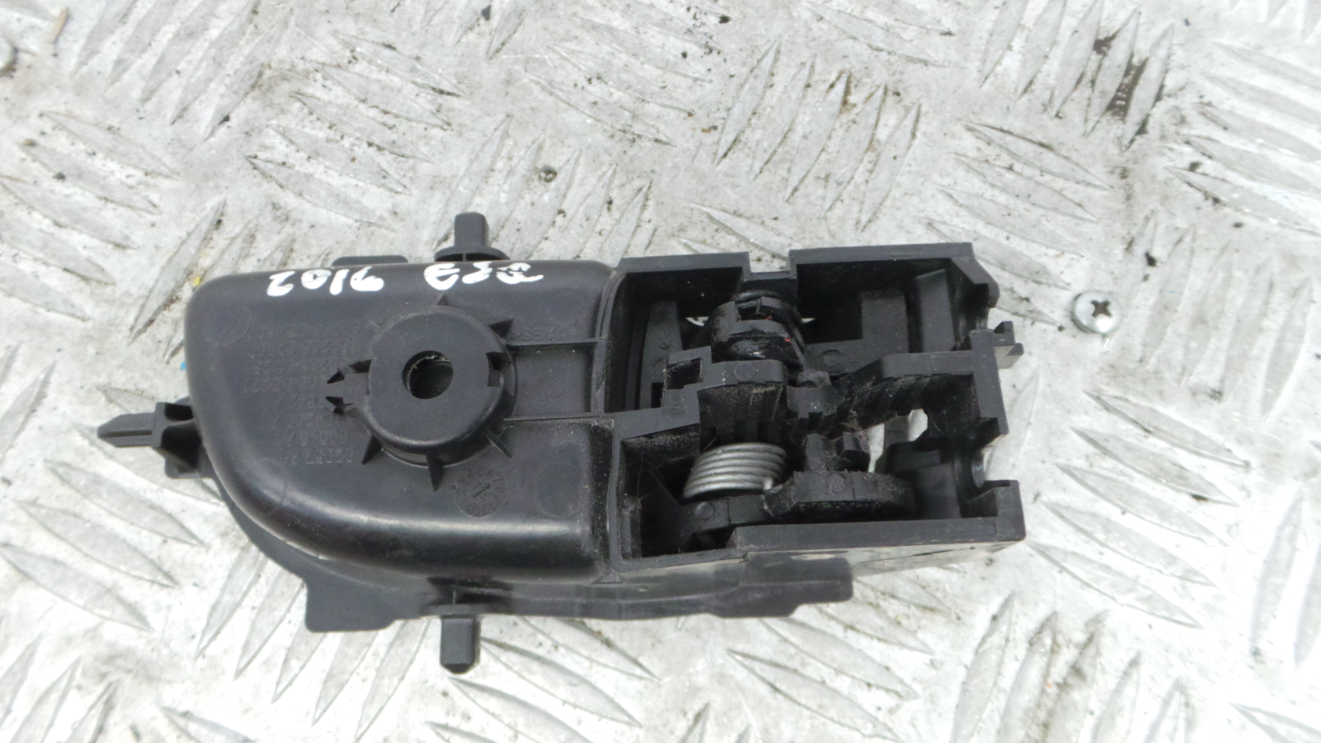 Puxador Interior Frente Esquerdo 69206-0D271 - PEUGEOT 108-36641024