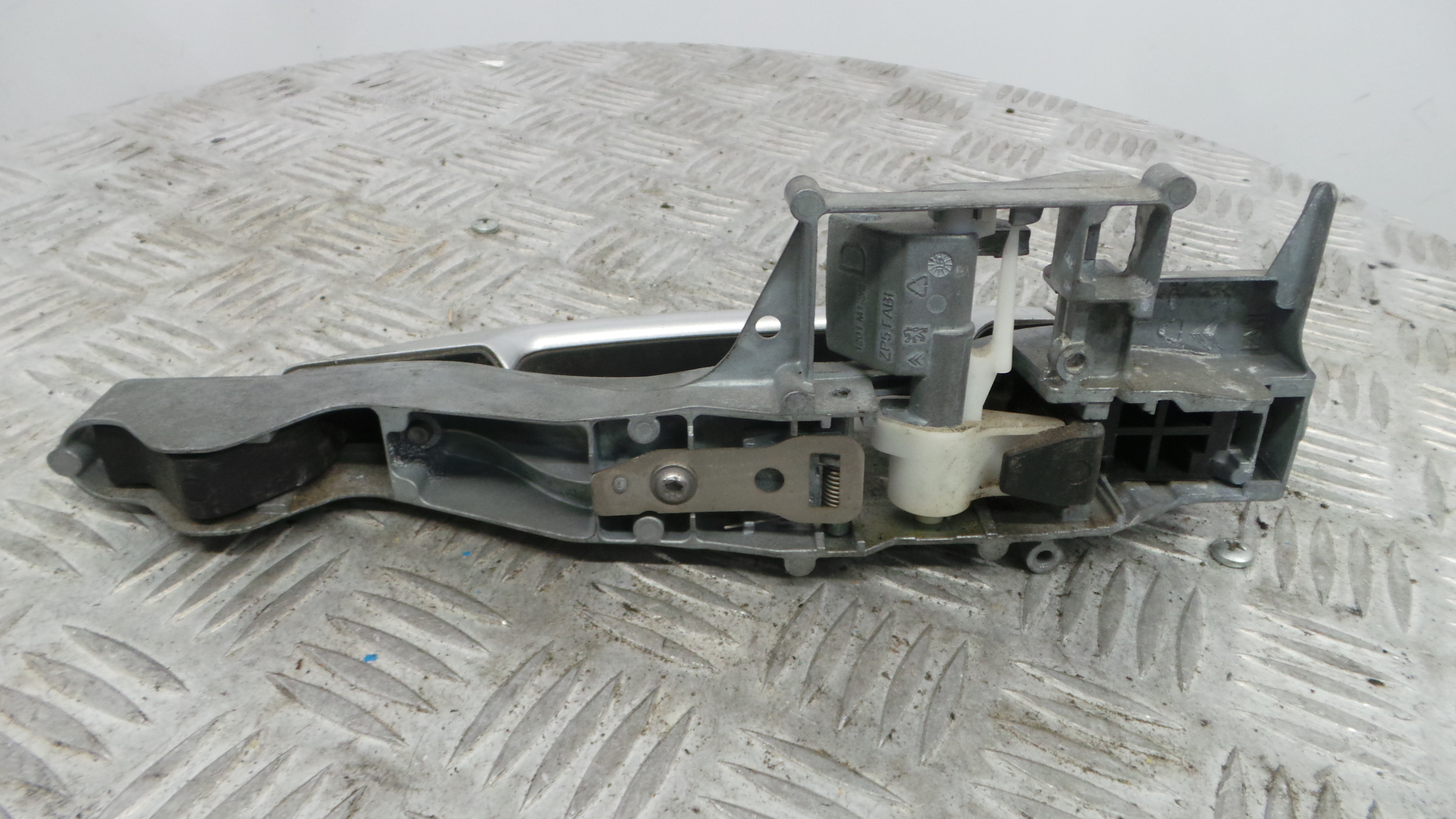 Puxador Exterior Frente Direita  9101GH - PEUGEOT 207 (WA_, WC_), 207/207+ (WA_, WC_)-36641677