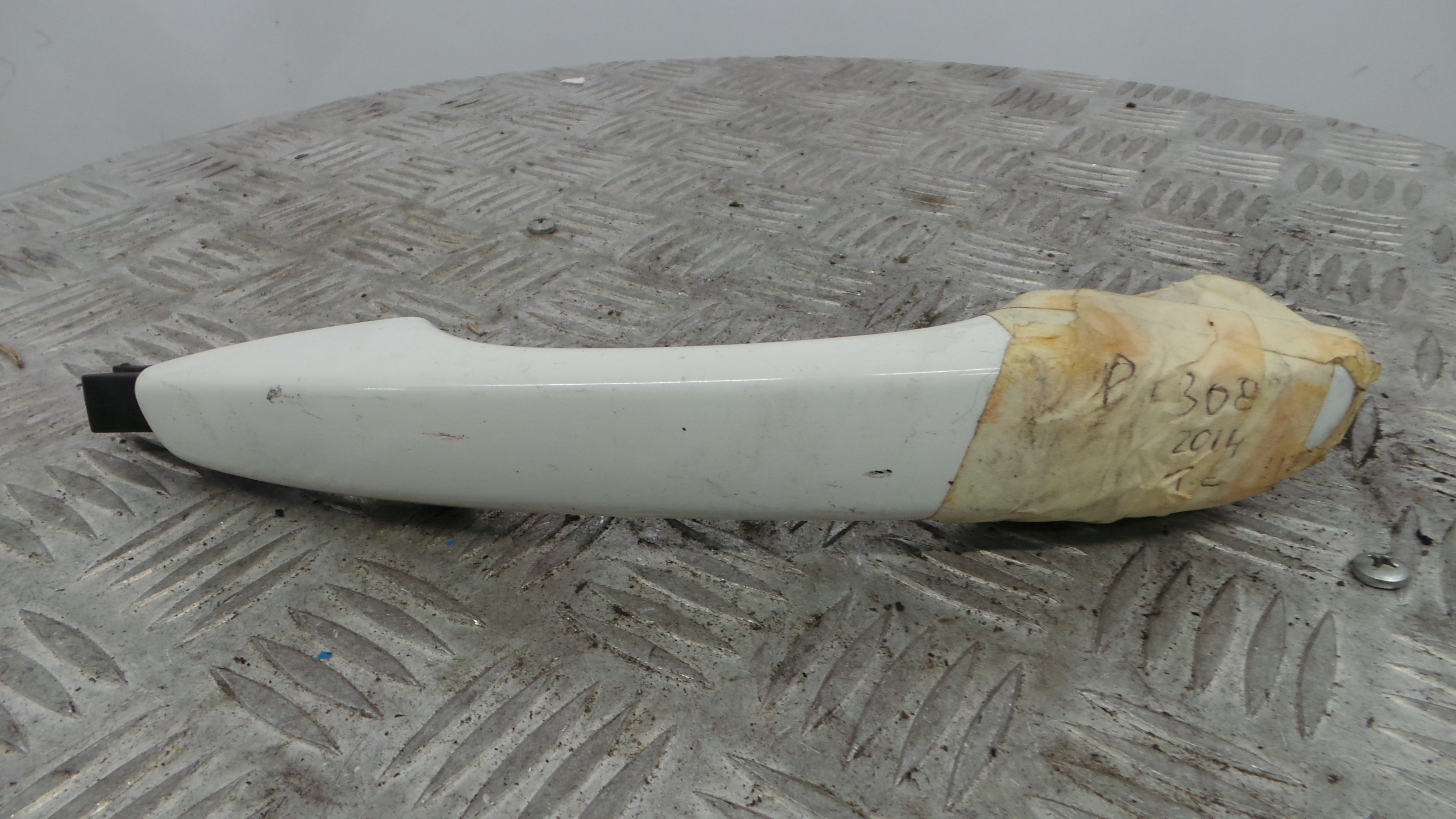 Puxador Exterior Trás esquerdo 980297831T - PEUGEOT 308 II (LB_, LP_, LW_, LH_, L3_)-36642218