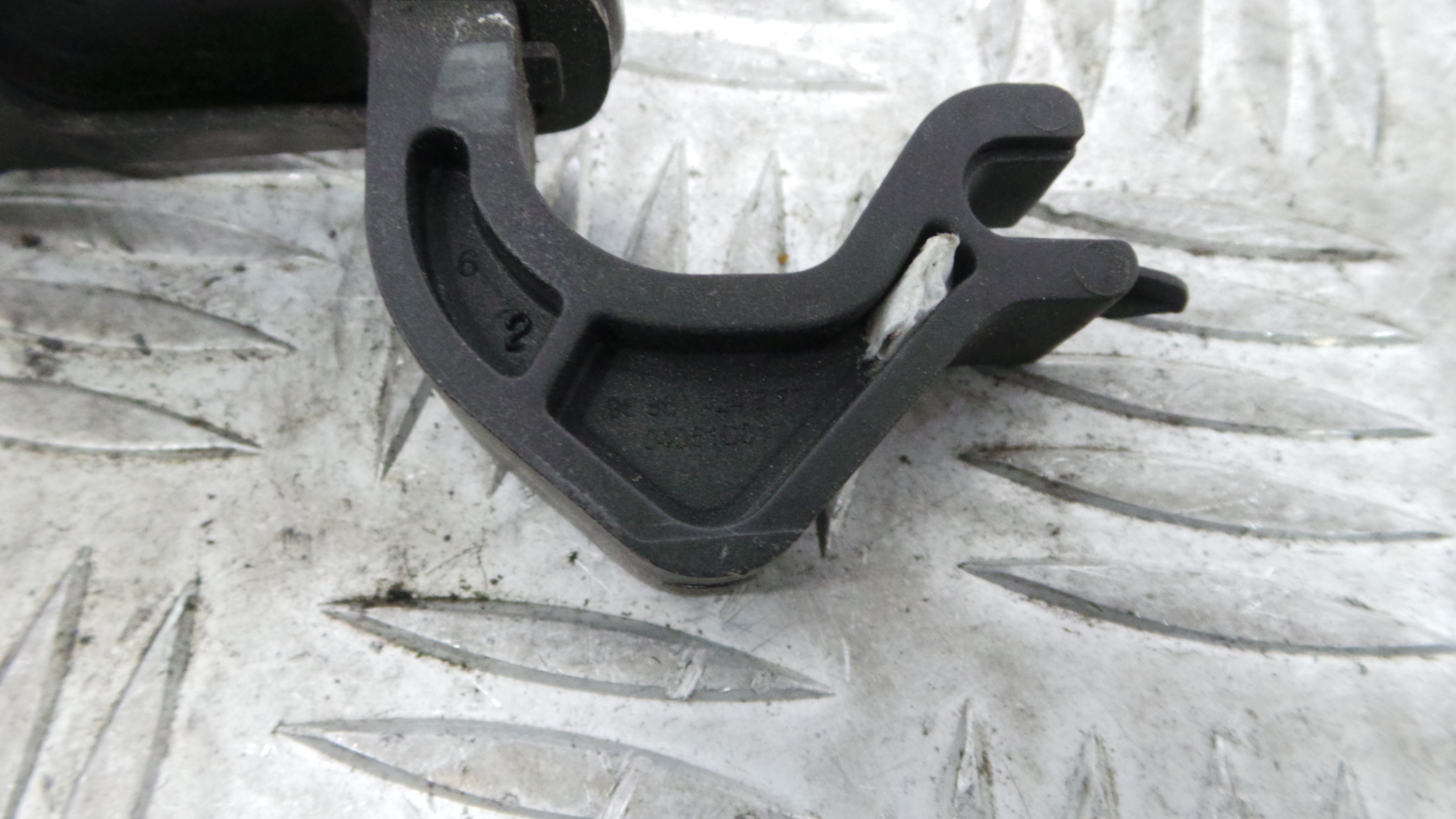 Puxador Exterior Trás esquerdo 96861424577 - CITROËN C3 II (SC_)-36642247