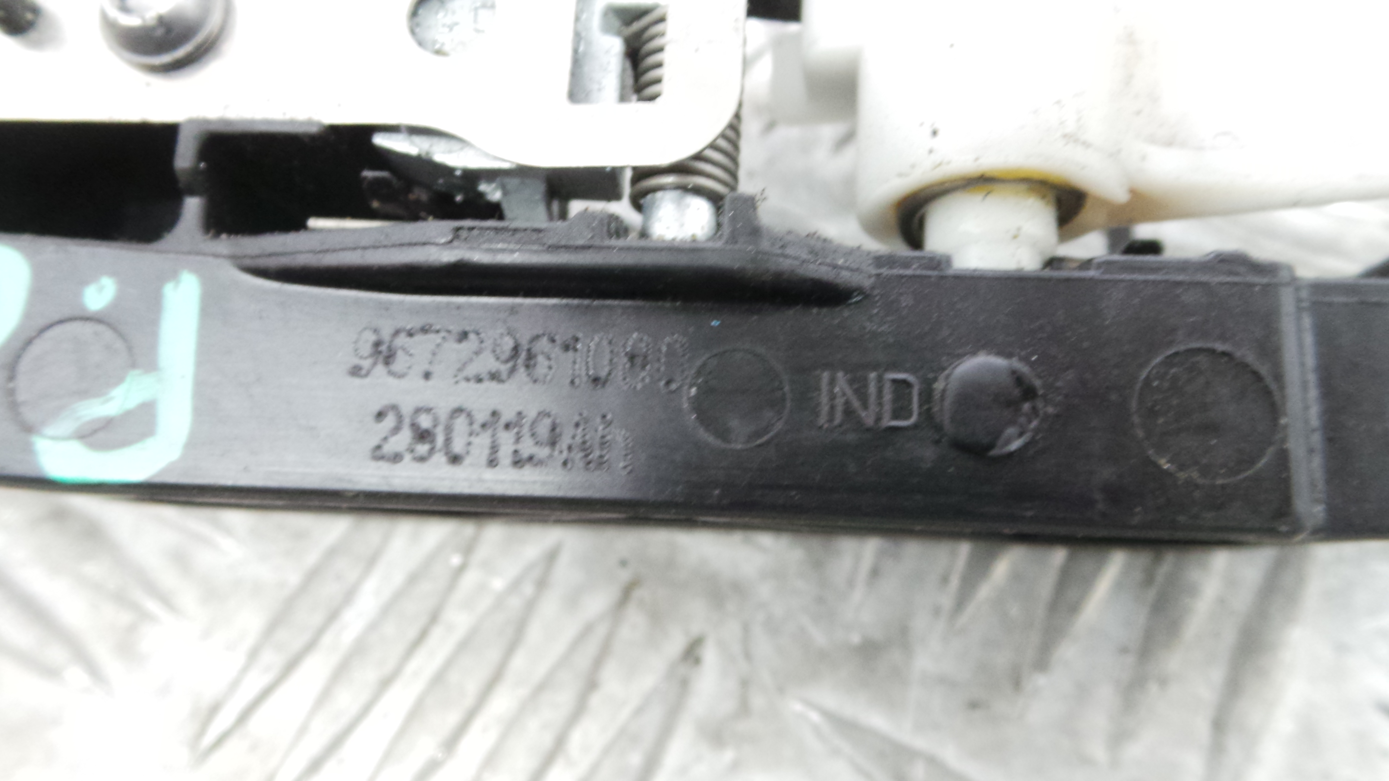 Puxador Exterior Trás Direita   9672961080 - PEUGEOT 208 I (CA_, CC_)-36647370