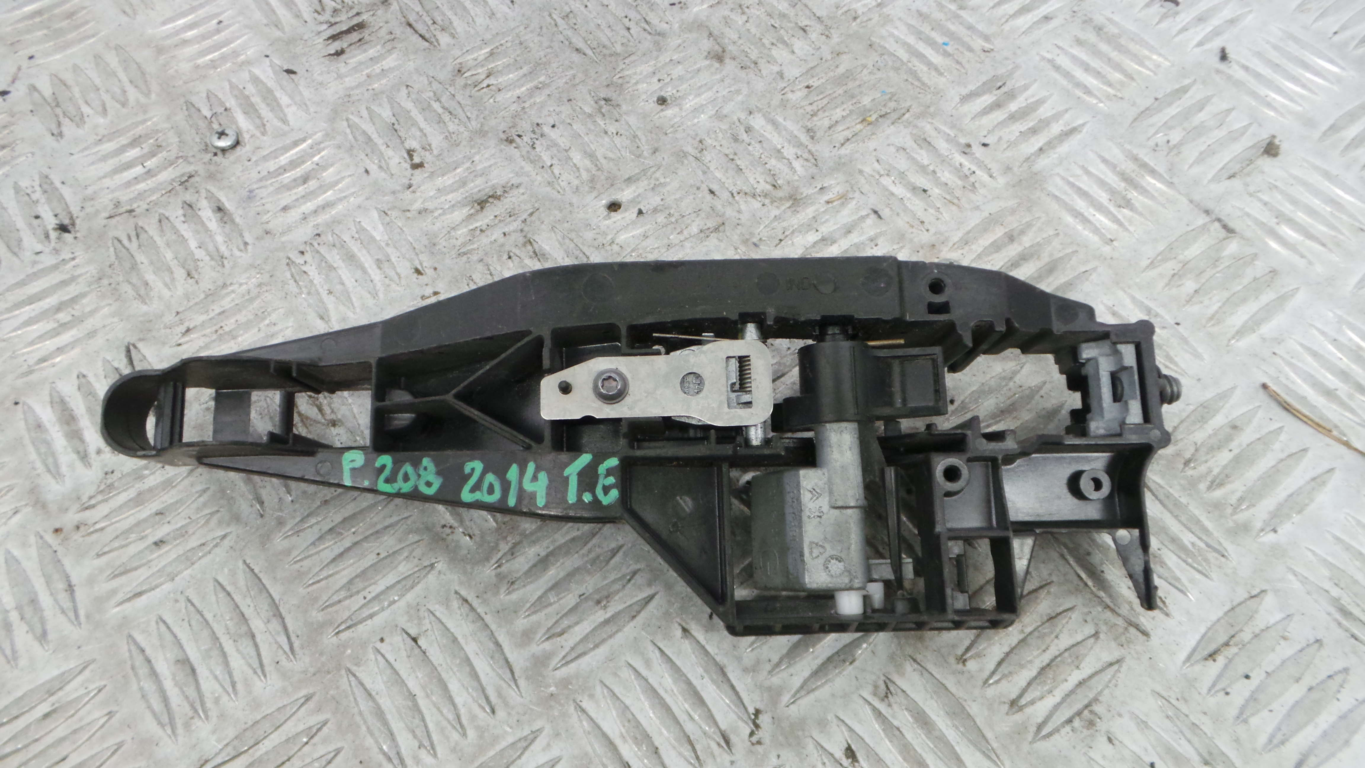 Puxador Exterior Trás esquerdo 9672961180 - PEUGEOT 208 I (CA_, CC_)-36647376