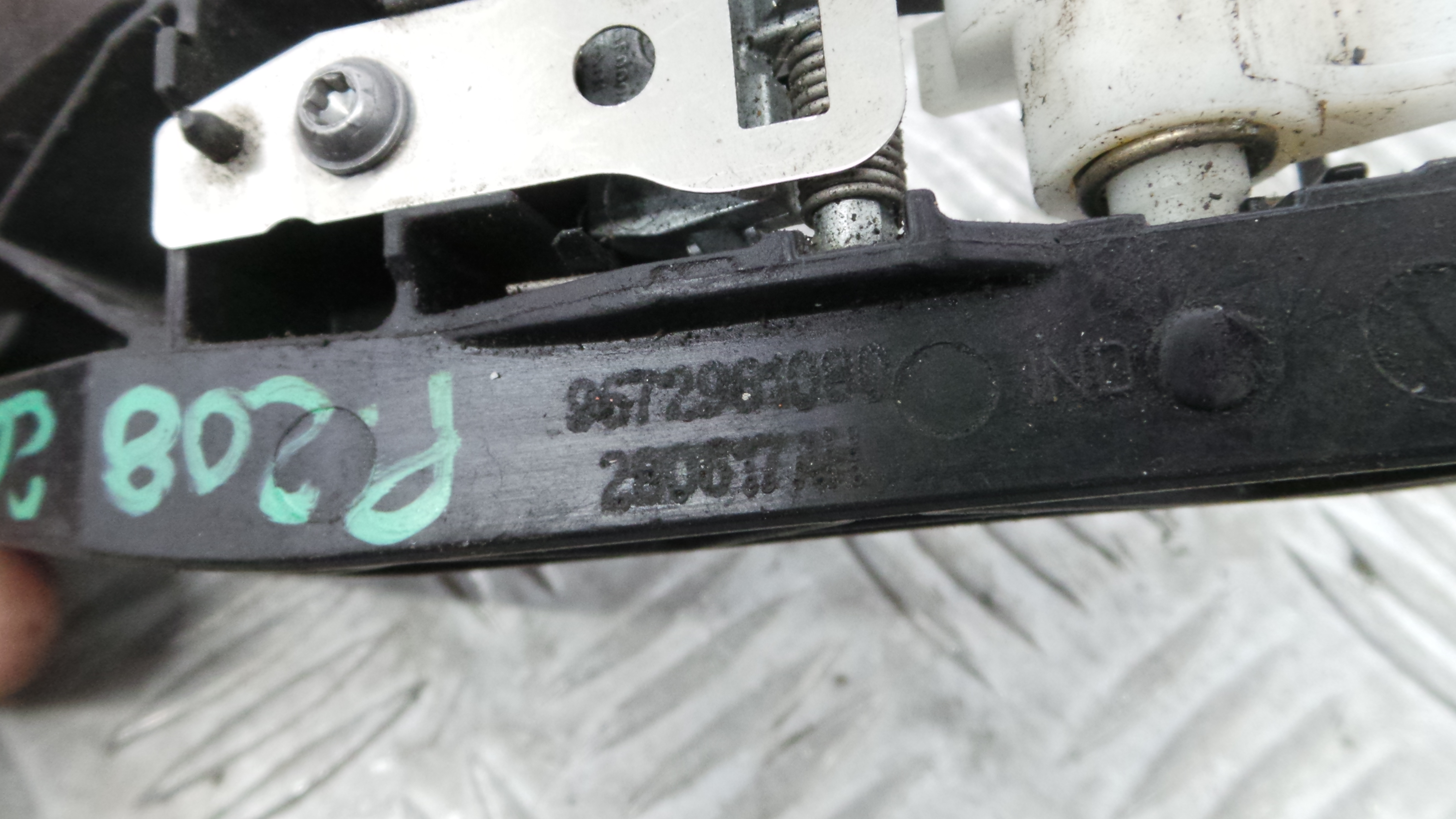 Puxador Exterior Trás Direita   9672961080 - PEUGEOT 208 I (CA_, CC_)-36647379