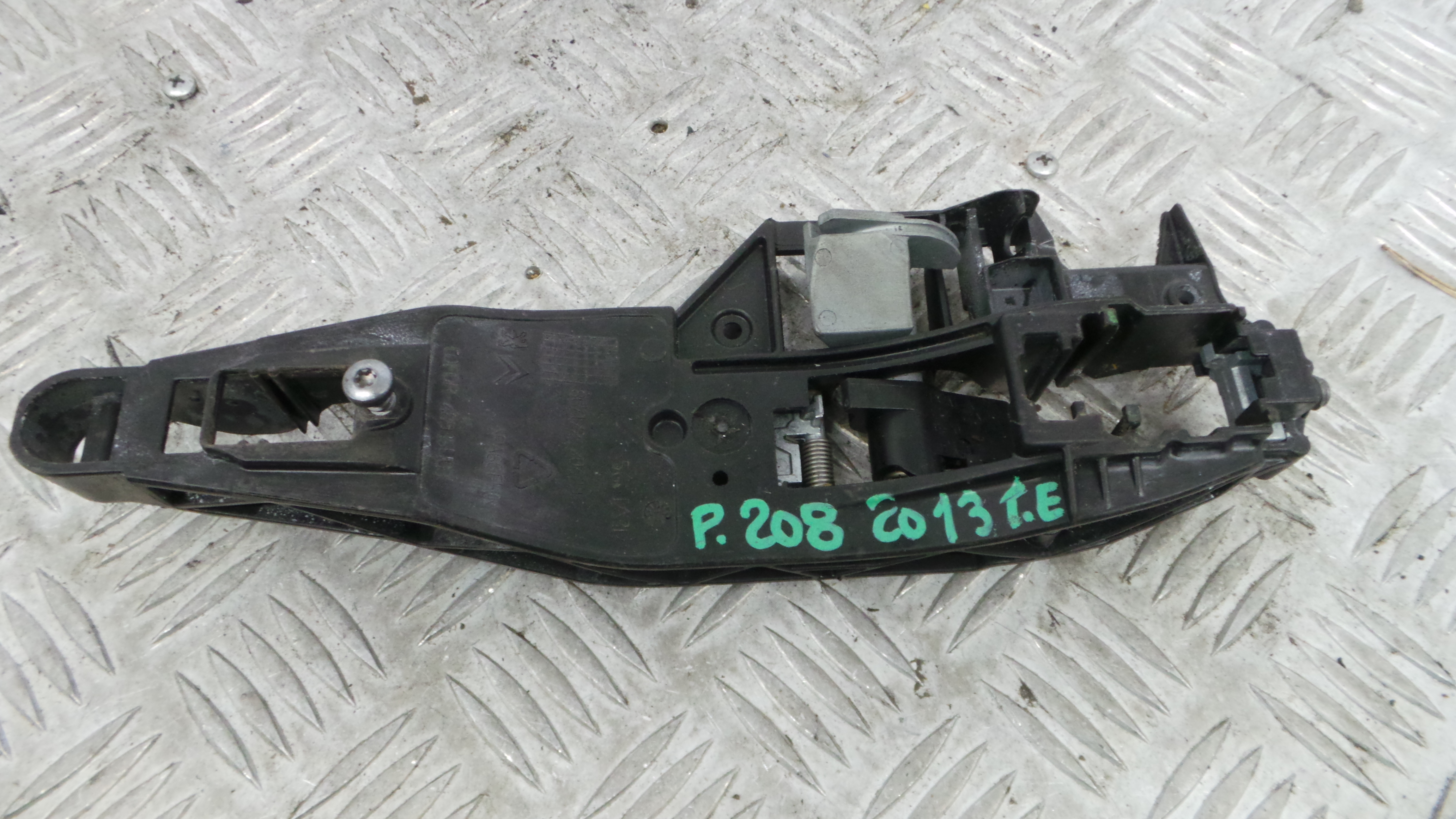 Puxador Exterior Trás esquerdo 9672961180 - PEUGEOT 208 I (CA_, CC_)-36647393