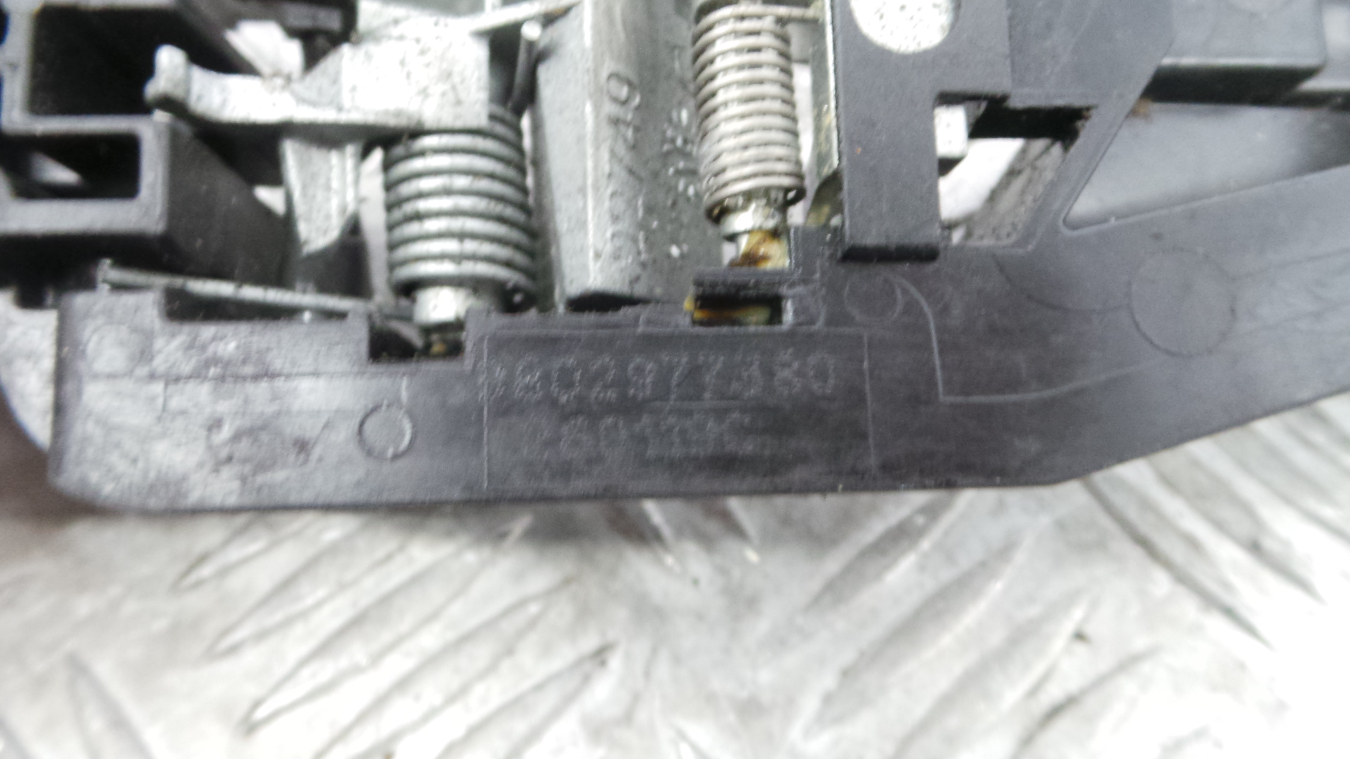 Puxador Exterior Frente Esquerdo 9802977380 - PEUGEOT 308 SW II (LC_, LJ_, LR_, LX_, L4_)-36647408