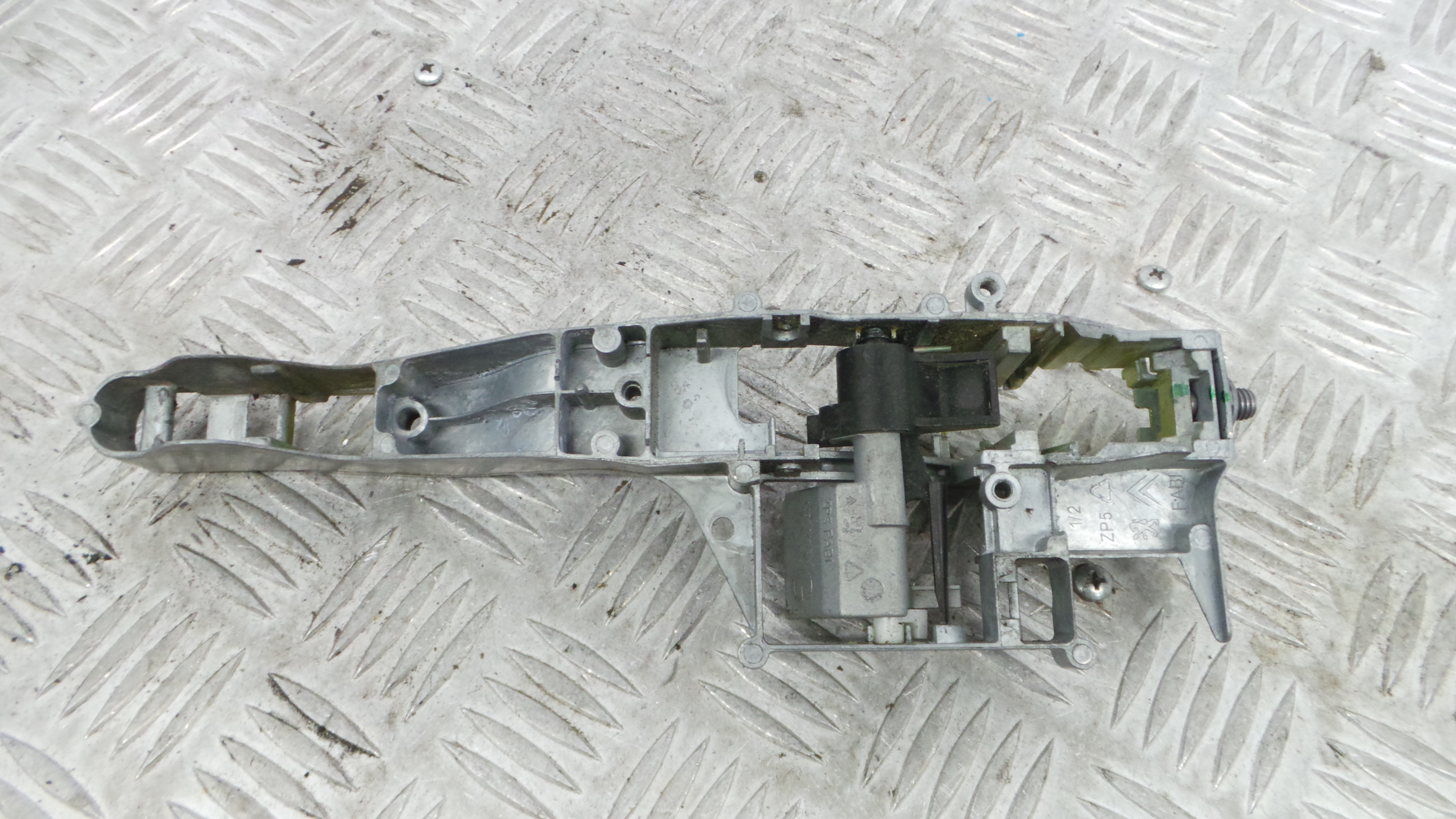 Puxador Exterior Trás esquerdo 9690656680 - PEUGEOT 207 (WA_, WC_), 207/207+ (WA_, WC_)-36647423