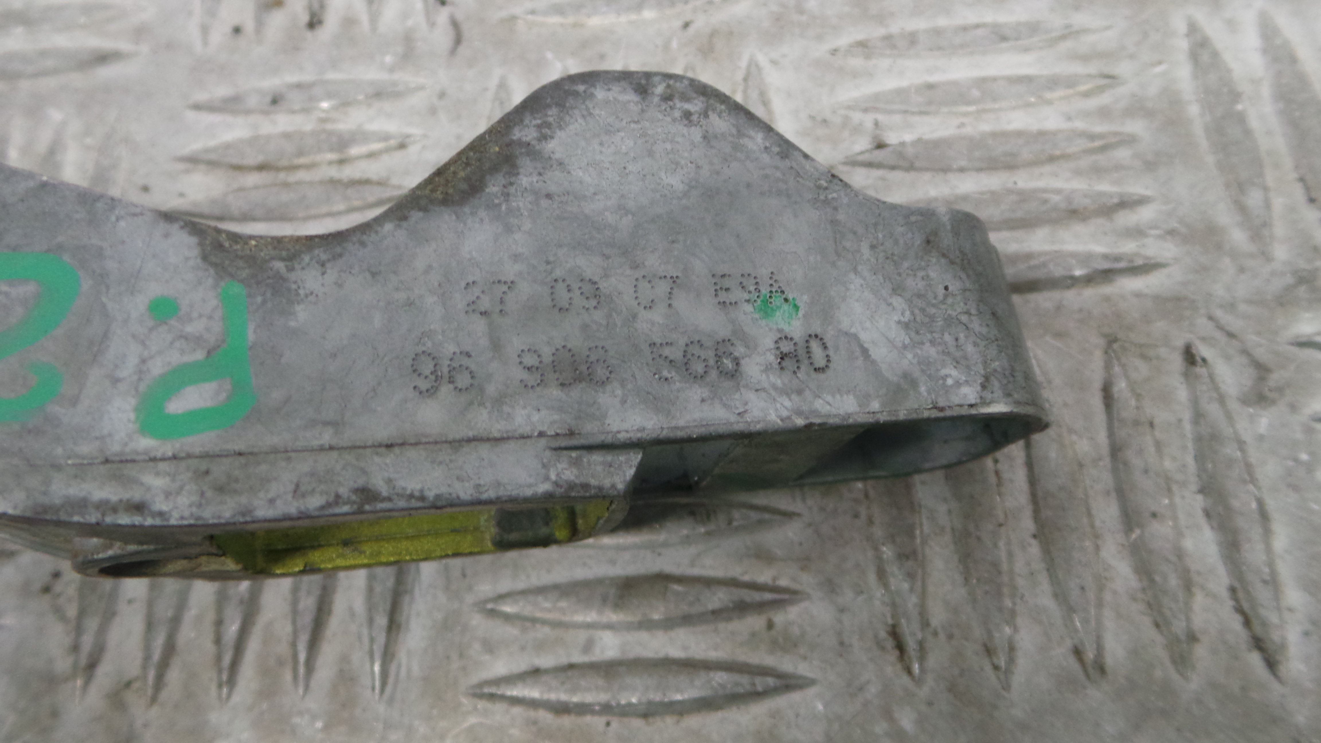 Puxador Exterior Trás esquerdo 9690656680 - PEUGEOT 207 (WA_, WC_), 207/207+ (WA_, WC_)-36647423